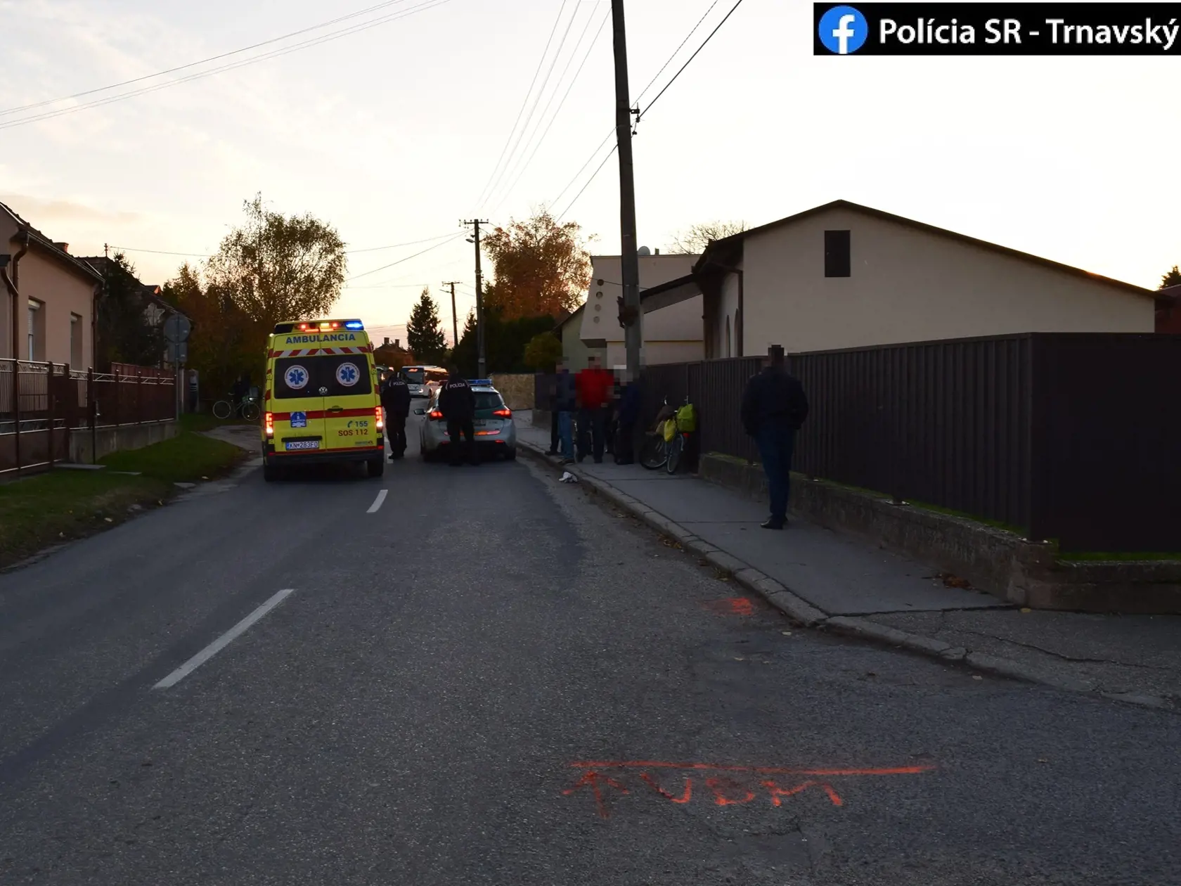 Policajti vyšetrujú okolnosti tragickej nehody, pri ktorej došlo k zrážke auta a 77-ročnej cyklistky v obci Baloň v okrese Dunajská Streda.