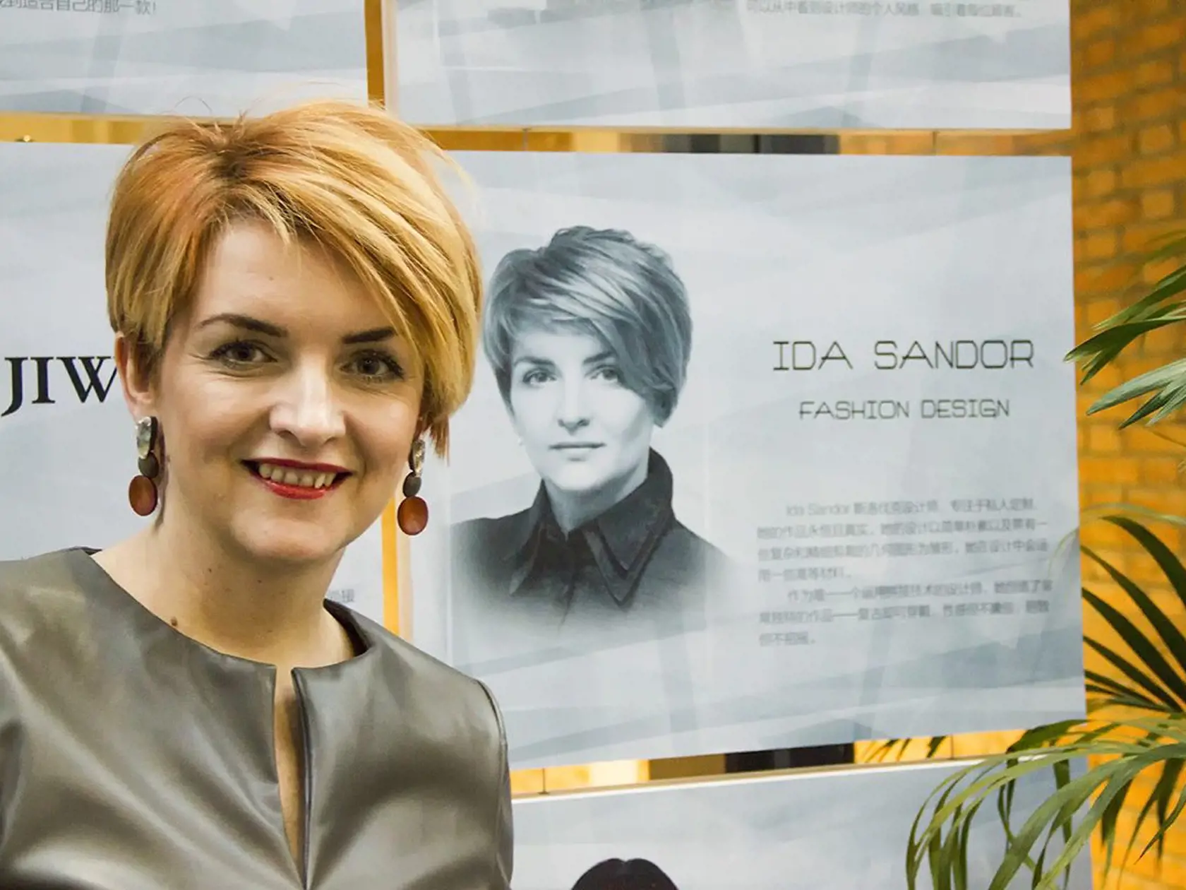 Módna návrhárka Ida Sandor, Košice
"Prečo nie! Samozrejme, že by som sa dala zaočkovať Sputnikom. V prípade, že by táto vakcína nebola k dispozícií, súhlasila by som aj s aplikáciou  inej."