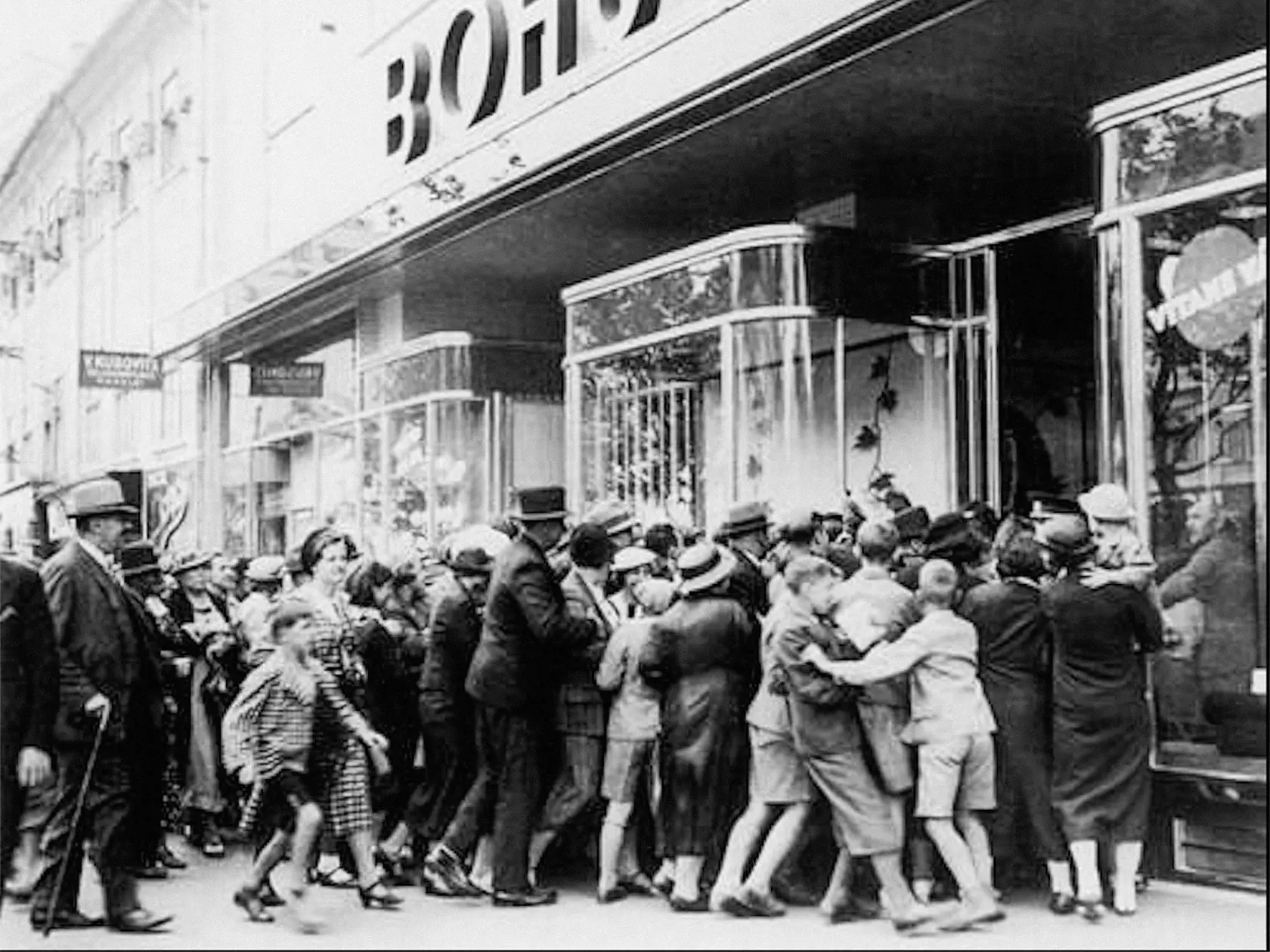 Otvorenie obchodného domu v roku 1936 poznamenal obrovský záujem.