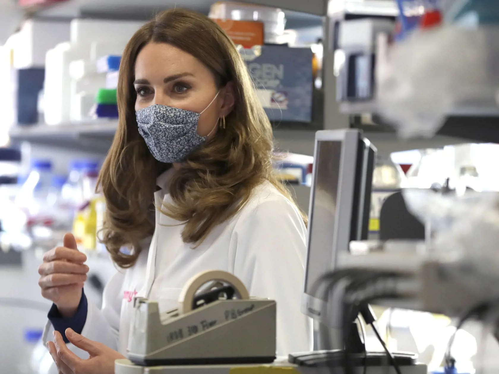 Kate, ktorá je sama matkou troch detí, nedávno navštívila Inštitút reprodukčnej bilológie na londýnskej univerzite Imperial College. Zaujímal ju výskum zaoberajúci sa znížením počtu potratov a úmrtí novorodencov pri pôrodoch.