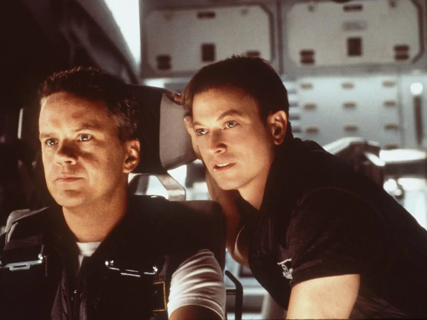 Gary Sinise vo filme Misia na Mars.