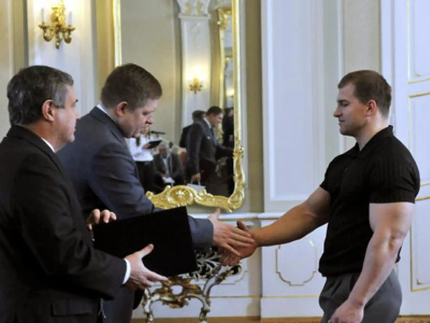 Ján Mikolaj, Robert Fico a kulturista Peter Tatarka