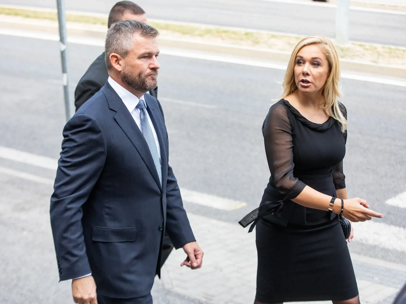 Krátko po tom, čo sa včera predpoludním stretli Pellegrini so Sakovou pri príležitosti 75. výročia SNP, si to vo dvojici namierili do jednej z bratislavských kaviarní.