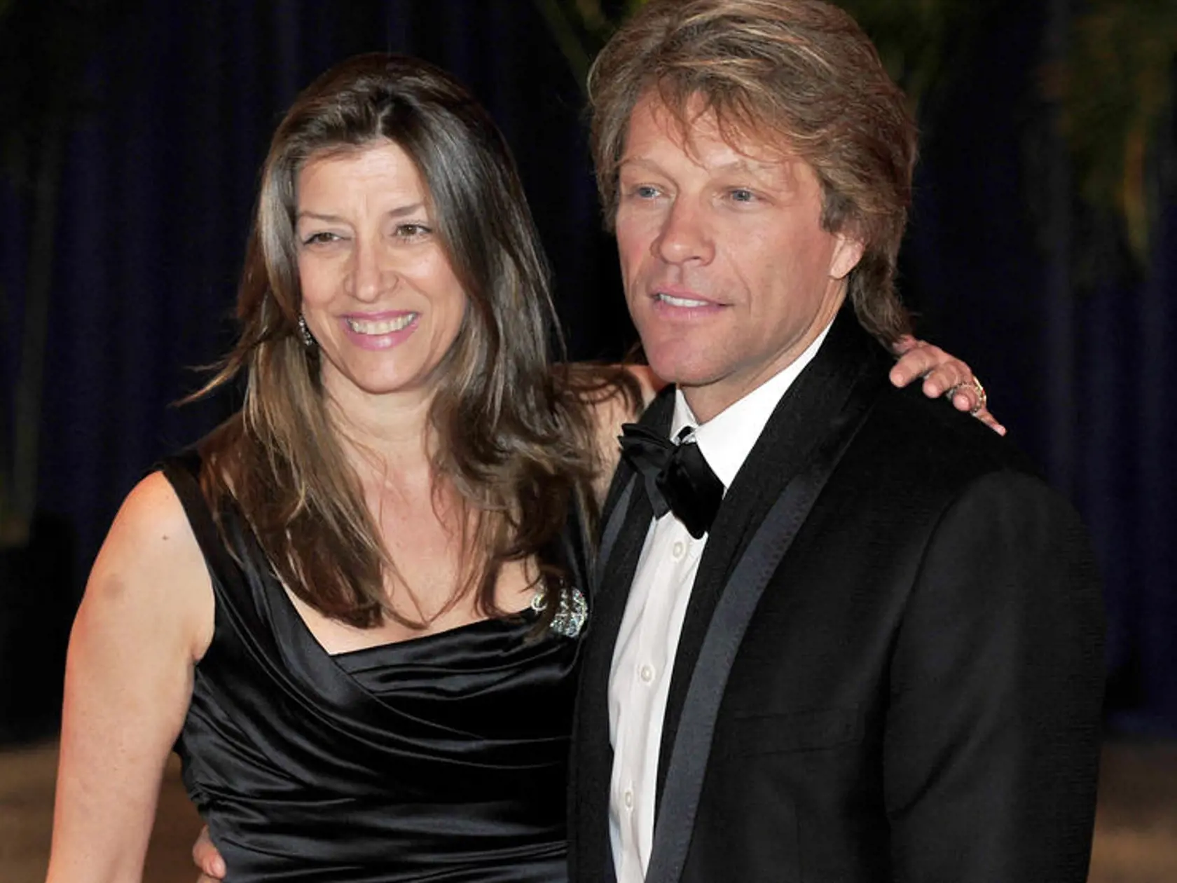 Jon Bon Jovi & Dorothea Hurley: V časoch krátkych šoubiznisových manželstiev je Jon Bon Jovi svetlou výnimkou. Vzal si svoju lásku zo strednej a je s ňou doteraz.