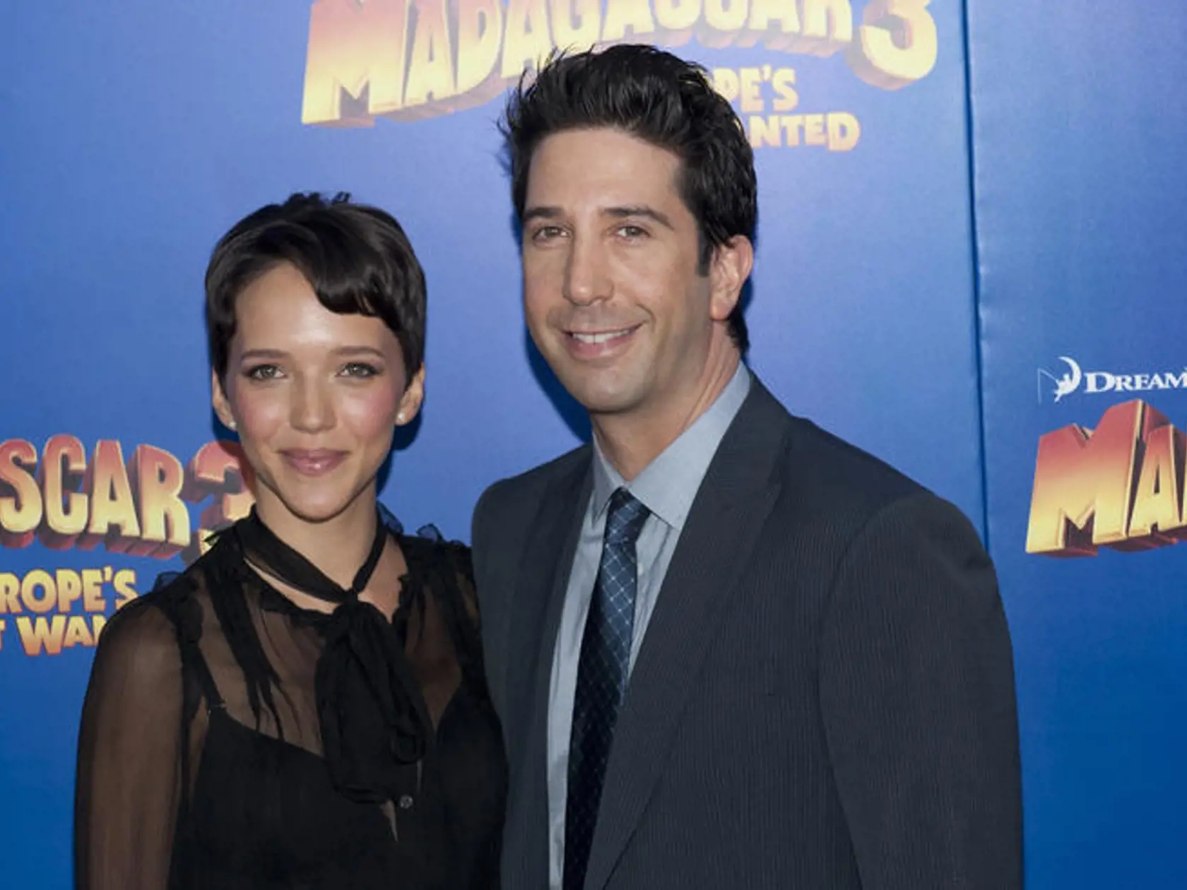David Schwimmer & Zoe Buckman: Seriálový priateľ Ross sa zamiloval do čašníčky. Vzali sa po troch rokoch a majú dcérku Cleo, no manželstvo má momentálne problémy...