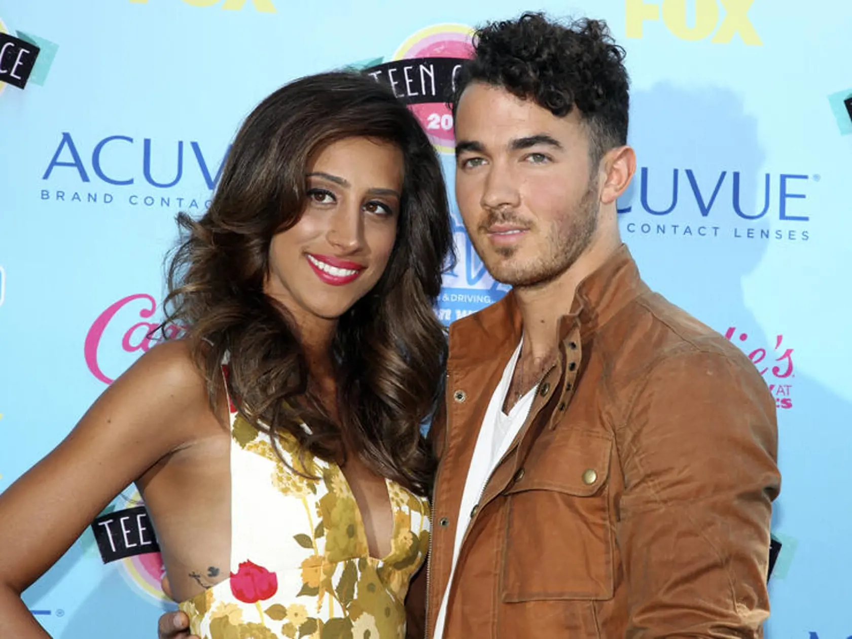 Kevin Jonas & Danielle Deleasa: Jeden zo slávnych speváckych bratov sa zamiloval na dovolenke, kde bol s rodinou. Daniellu si vzal v roku 2009 a majú dcérku.
