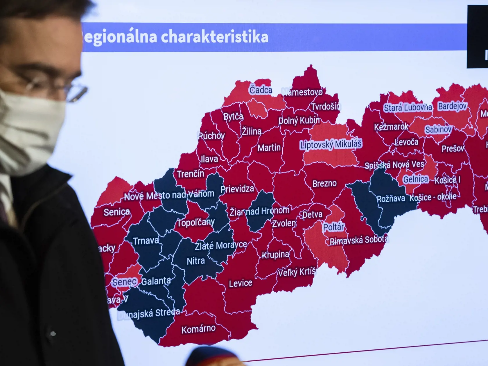 Už bývalý minister zdravotníctva Krajčí informoval o novom rozdelení každý utorok po rokovaní pandemickej komisie. Mapa sa menila vždy od nasledujúceho pondelka, aby sa ľudia stihli pripraviť.