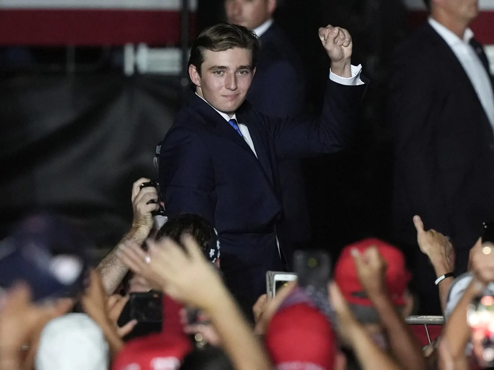 Barron vyrástol na šarmantného mladého muža.