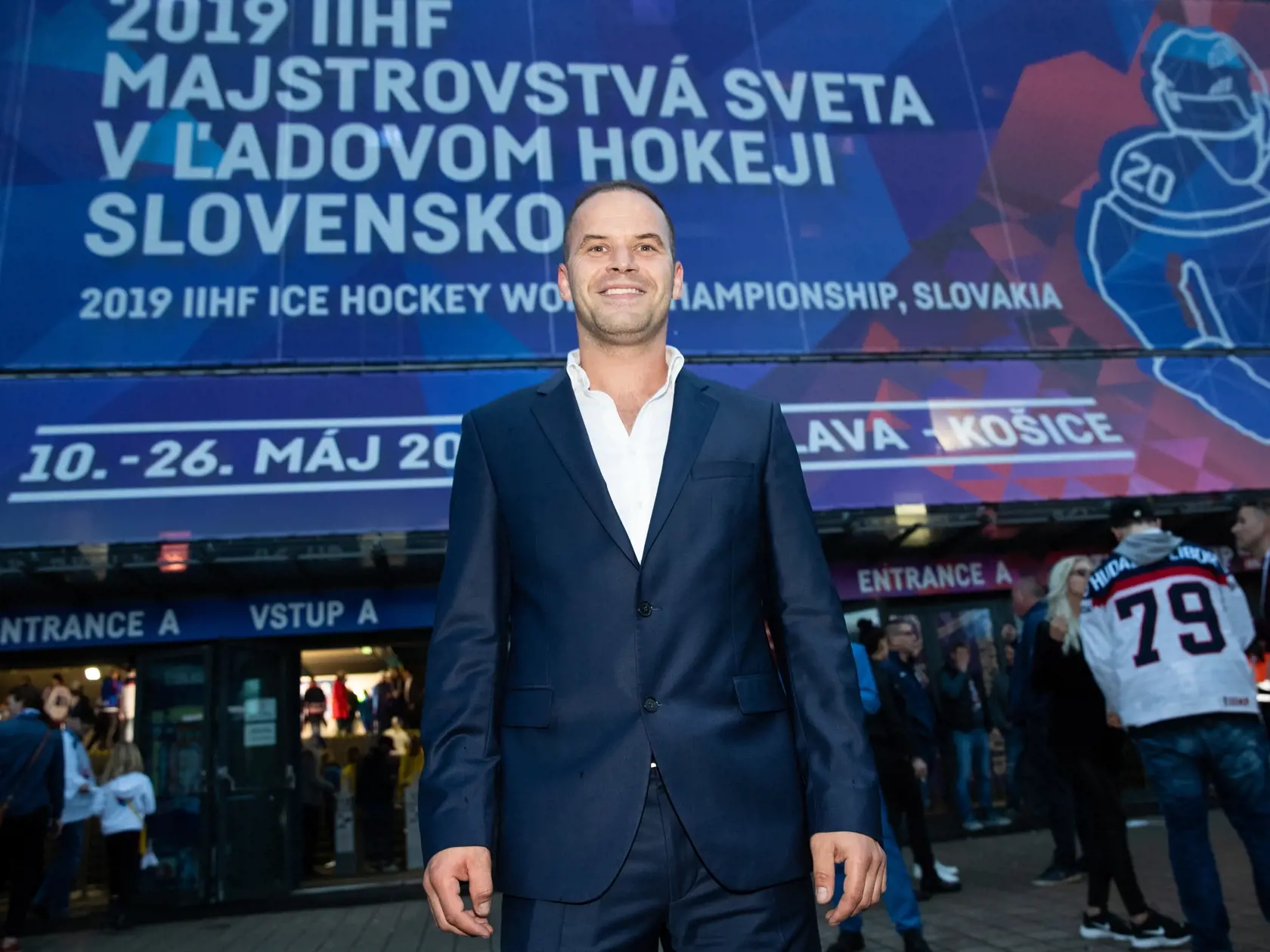 Na úvodný hokejový zápas slovenskej hokejovej reperezentácie proti USA v Košickej Steel Aréne sa prišlo pozrieť aj viace známych osobností. Na snímek Dušan Pašek.
