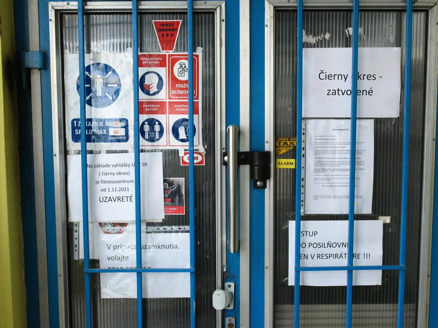 Na snímke zatvorene fitness centrum v Topoľčanoch 2. novembra 2021. FOTO TASR – Henrich Mišovič