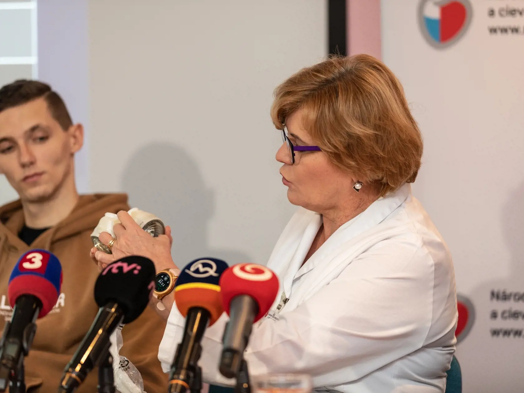 Prvú implantáciu umelého srdca na Slovensku vykonali 1. novembra 2017 v Národnom ústave srdcových a cievnych chorôb v Bratislave, bola to prvá operácia tohto typu v krajinách V4.