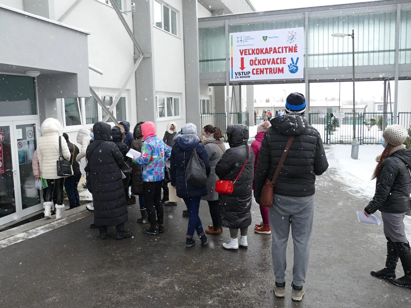 U nás vakcínou AstraZeneca najprv očkovali učiteľov.