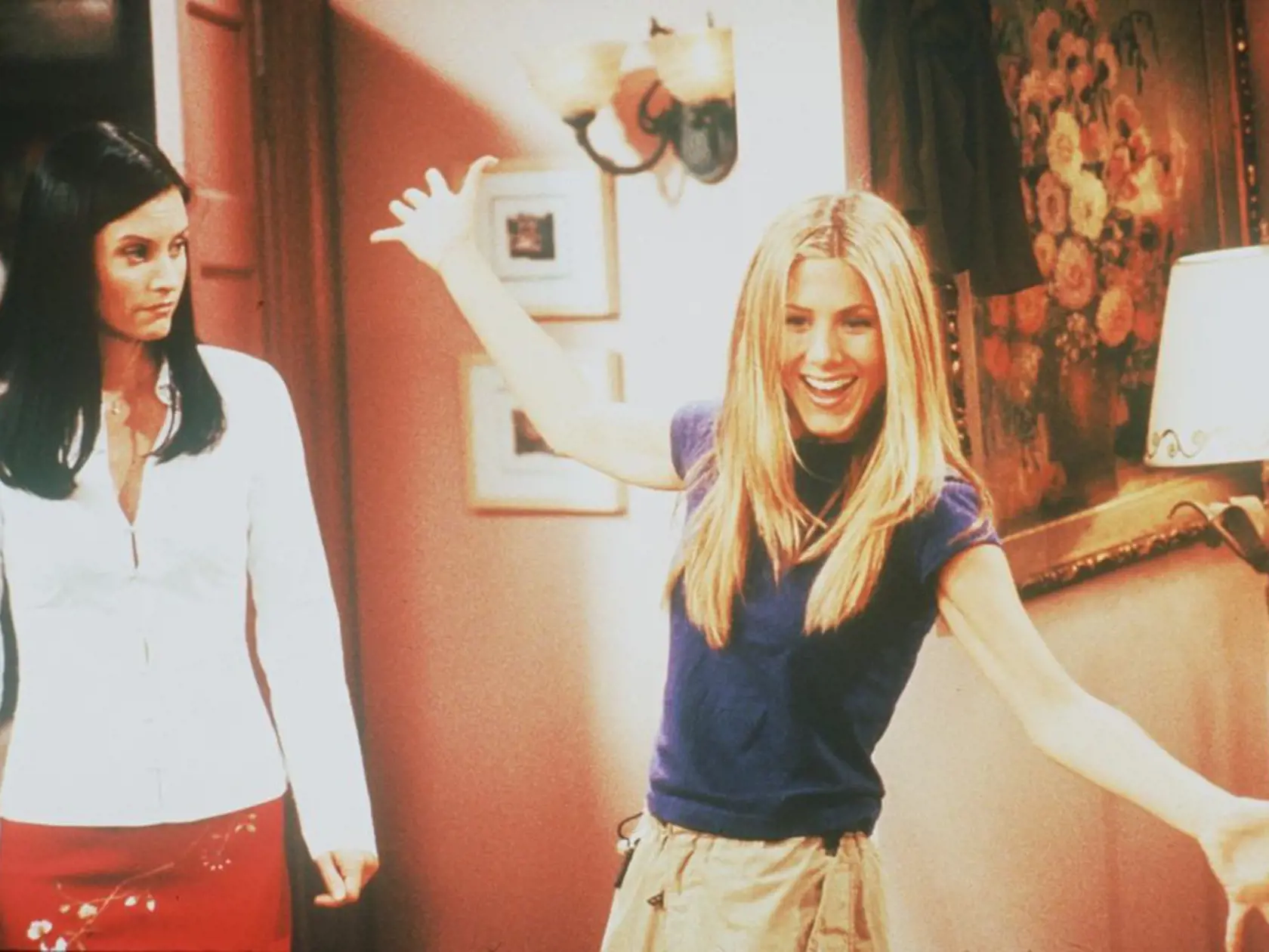 Do úlohy Rachel chceli pôvodne tvorcovia obsadiť Jane Sibbett, no bola tehotná. Rolu dostala Jennifer Aniston a priniesla jej celosvetovú slávu.