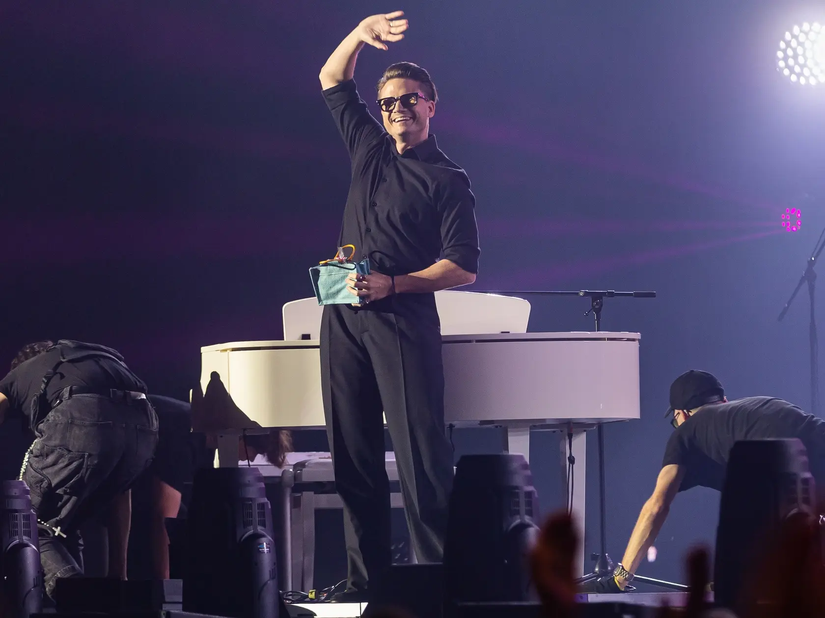 Koncert k príležitosti 75. narodenín speváka Karola Duchoňa pod názvom “Karol Duchoň 75” v Bratislave. Na snímke Ondřej Brzobohatý.
