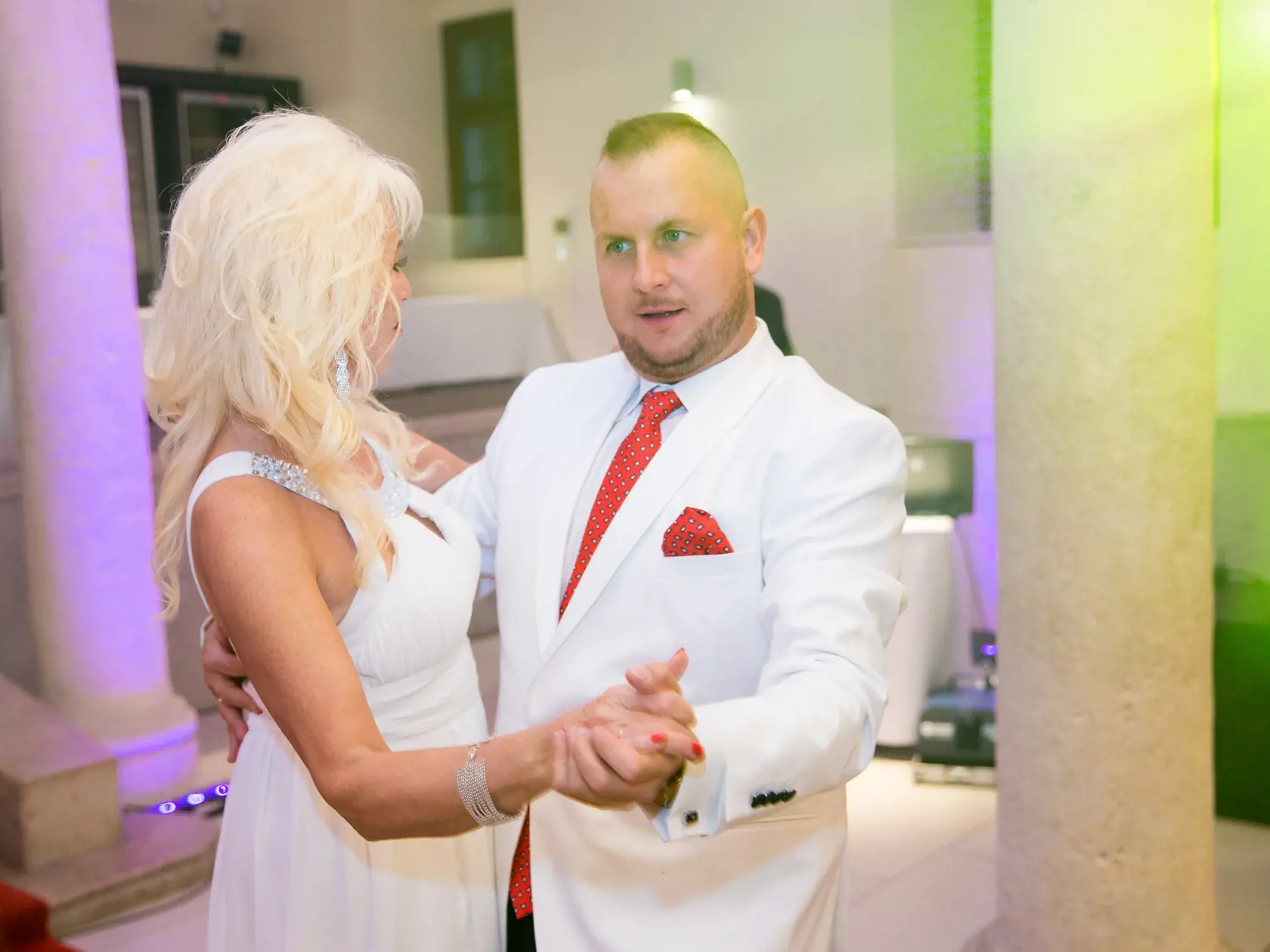 Posvadobná párty Martina Jakubca a Boženy Verešovej "Božanka" pre VIP platiacich hostí v jednej z bratislavských reštaurácií pod hradom.