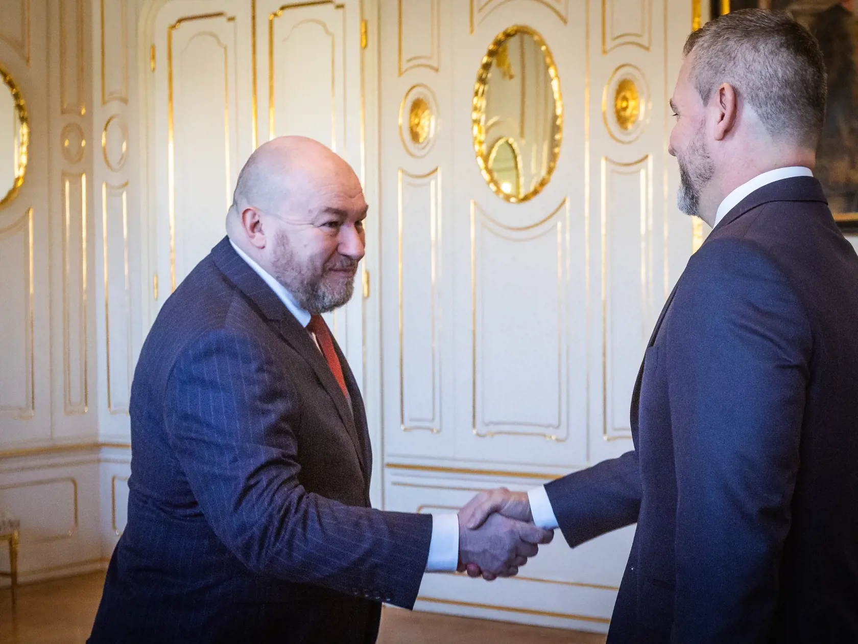 Prezident Slovenskej republiky Peter Pellegrini prijal poslanca Národnej rady SR Rudolfa Huliaka. Na snímke Rudolf Huliak a Peter Pellegrini.