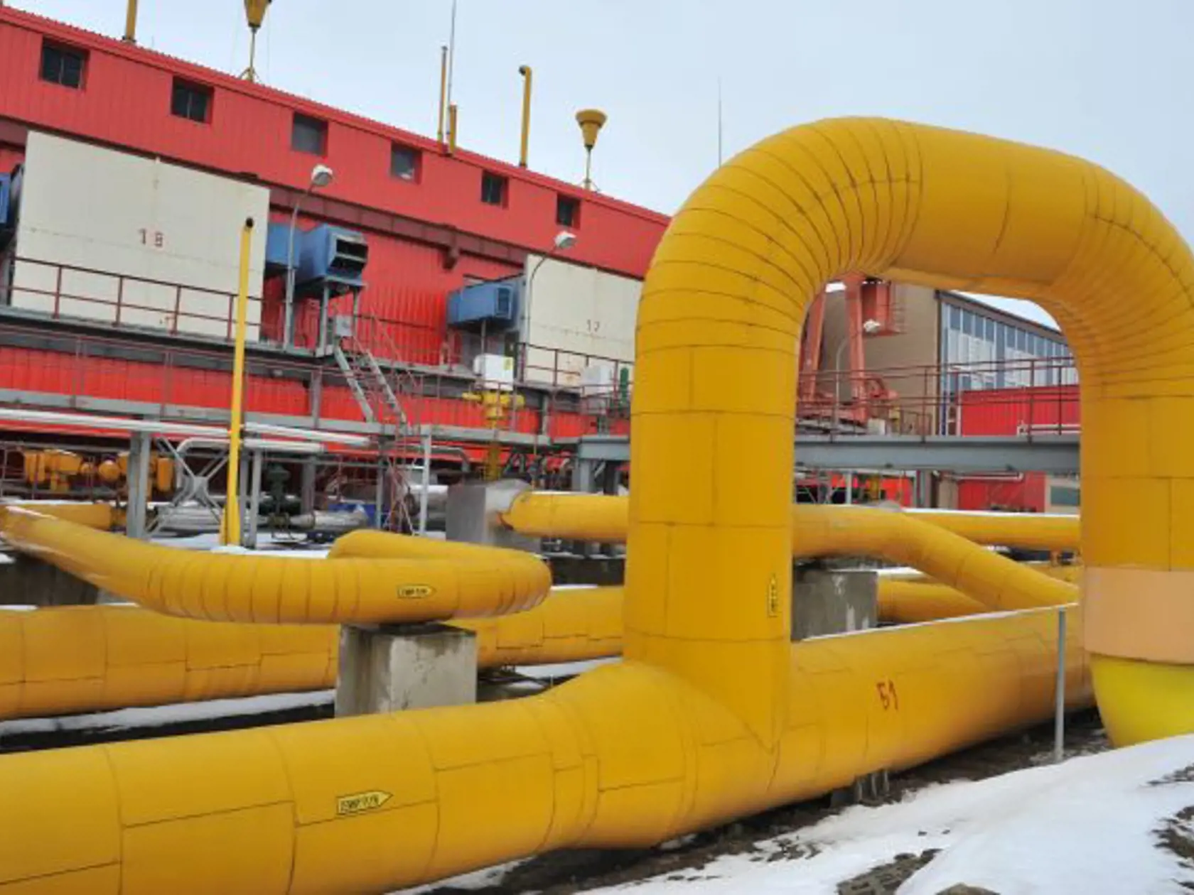 Plynovod odovzdávacej stanice Ve¾ké Kapušany 20. januára 2009 po tom, ako sa obnovili dodávky plynu z Ruskej federácie na Slovensko cez ukrajinský tranzit. FOTO TASR/Archív SPP *** Local Caption *** energetická plynová kríza zemný plyn politika dodávky plynu  odovzdávacia stanica Kapušany plynové potrubie dodávky obnovené upravený regulaèný stupeò Ruská federácia územie Ukrajina tranzit ruský plyn dodávka obnovená
