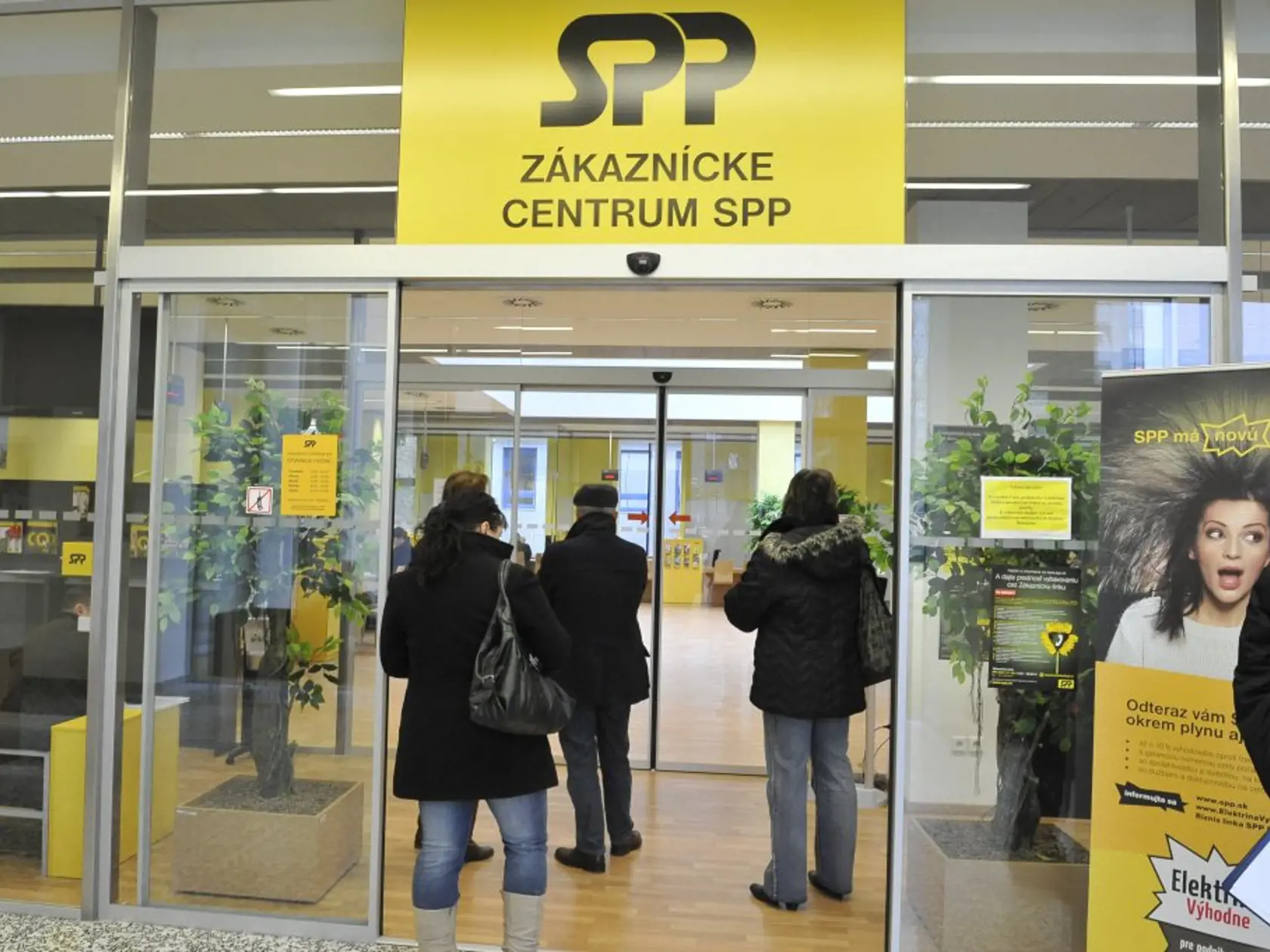 SPP:  Súhlasíme, že jedným z nástrojov, ktorý pomôže predísť prepúšťaniu, je aj práca na kratší pracovný čas. Naša spoločnosť by s opatrením, keď štát dopláca príjem zamestnancov, ktorí pracujú kratší pracovný čas, samozrejme, súhlasila.
