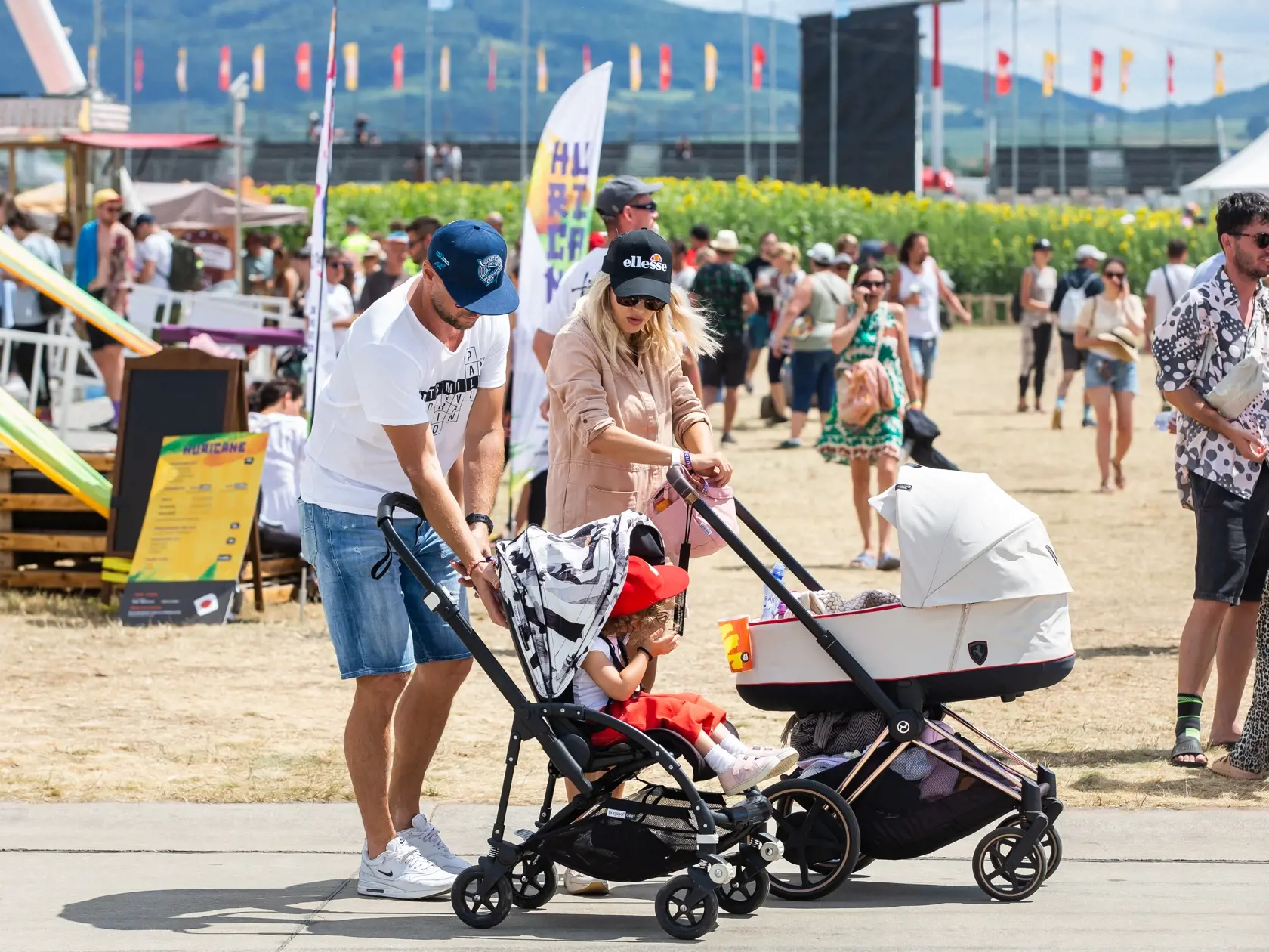 Tretí deň hudobného festivalu "POHODA 2022" na letisku v Trenčíne. Na snímke Ivana Gáborík s manželom Mariánom Gáboríkom. 
