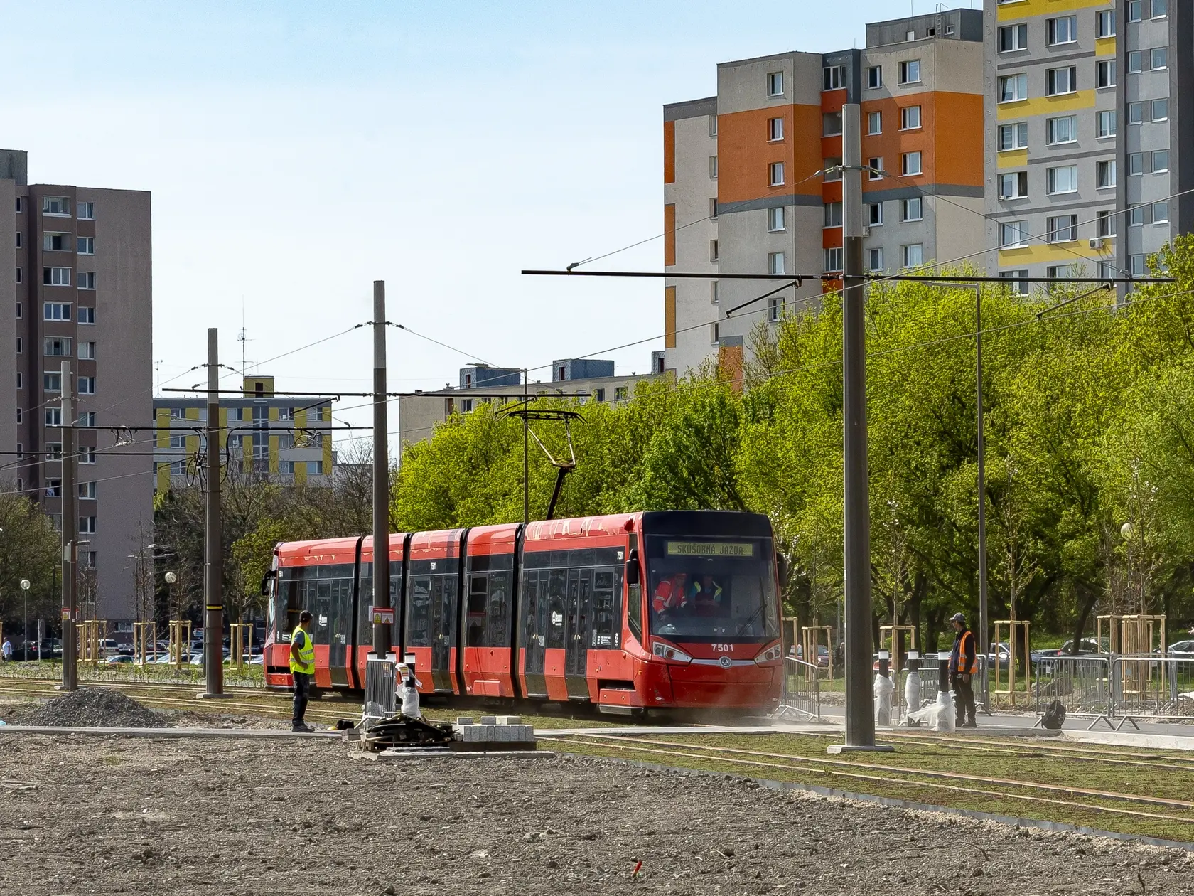 Rýchlostný bezpečnostný test električiek na novej trati v bratislavskej Petržalke.