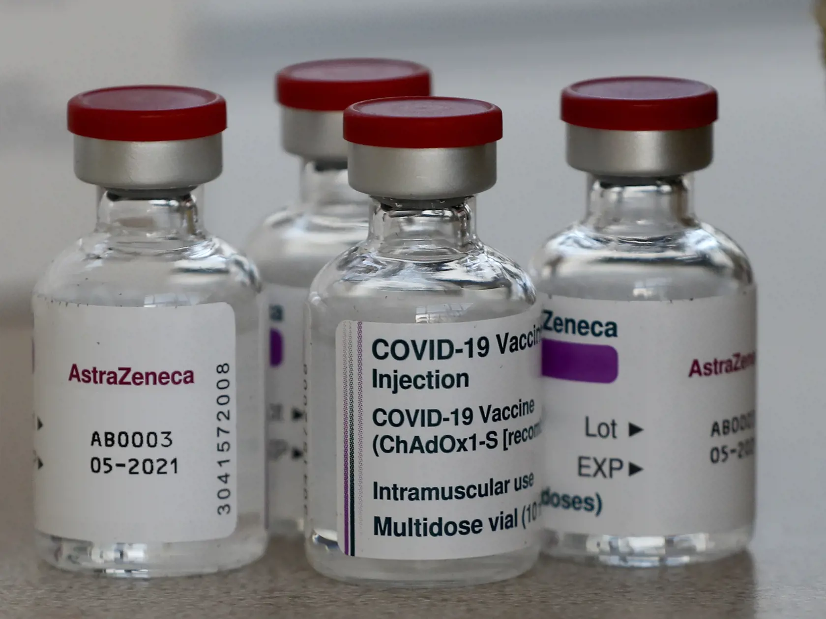 WA 35 Londýn - Vakcína britsko-švédskej firmy AstraZeneca proti ochoreniu COVID-19, ktorou sa bude očkovať v očkovoacom centre na východe Londýna v piatok 5. februára 2021. FOTO TASR/AP    

AstraZeneca vaccine is ready to be used at the Wellcome Centre in Ilford, east London, Friday, Feb. 5, 2021. (AP Photo/Frank Augstein)