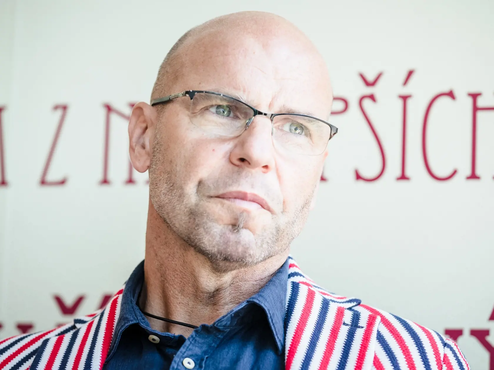 MUDr. Igor Bukovský, PhD. je slovenský lekár, ktorý sa od roku 1992 venuje otázkam výživy a trendom v oblasti zdraviu prospešnej životosprávy.