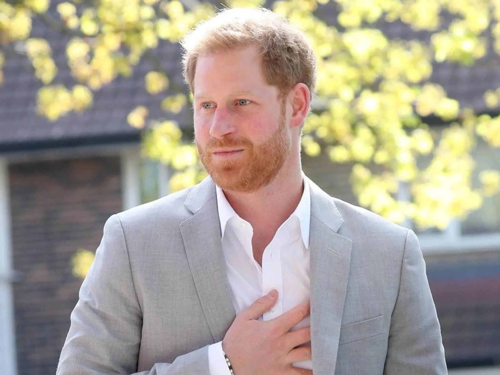 Princ Harry mal po rozchode s herečkou Cressidou Bonas zlomené srdce. Dnes je plnohodnotne šťastný.