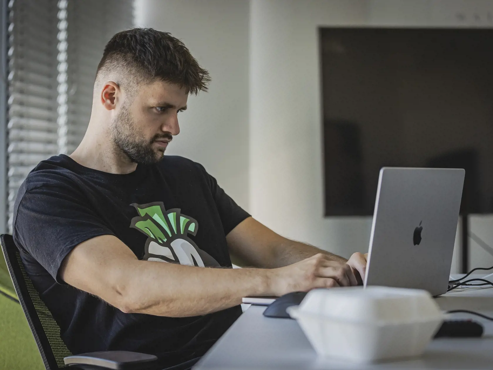 Na snímke Filip Sulík, zakladateľ a front-end developer v spoločnosti Youdare.