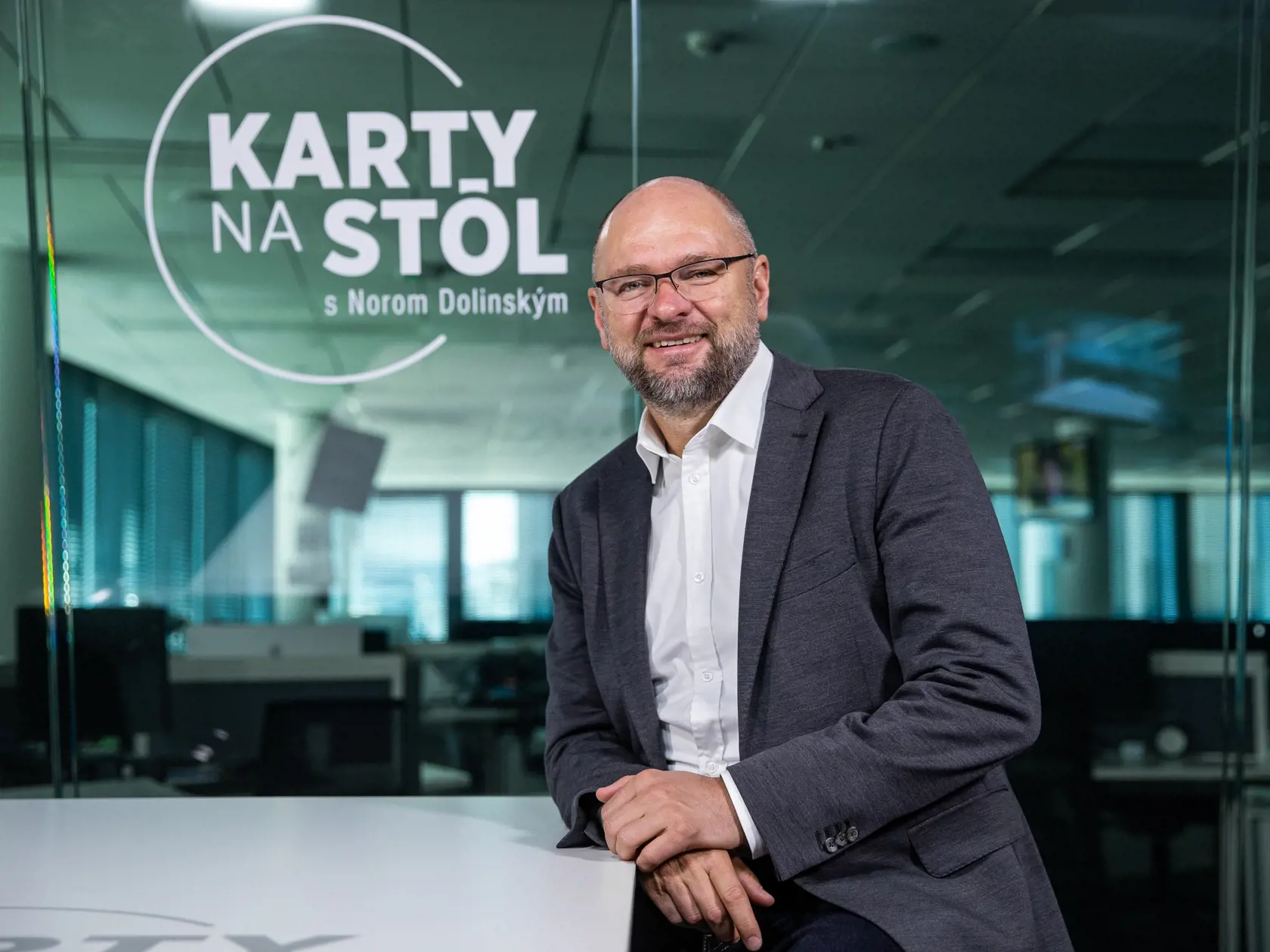 Diskusná relácia "Karty na stôl", ktorej hosťom bol Richard Sulík. 