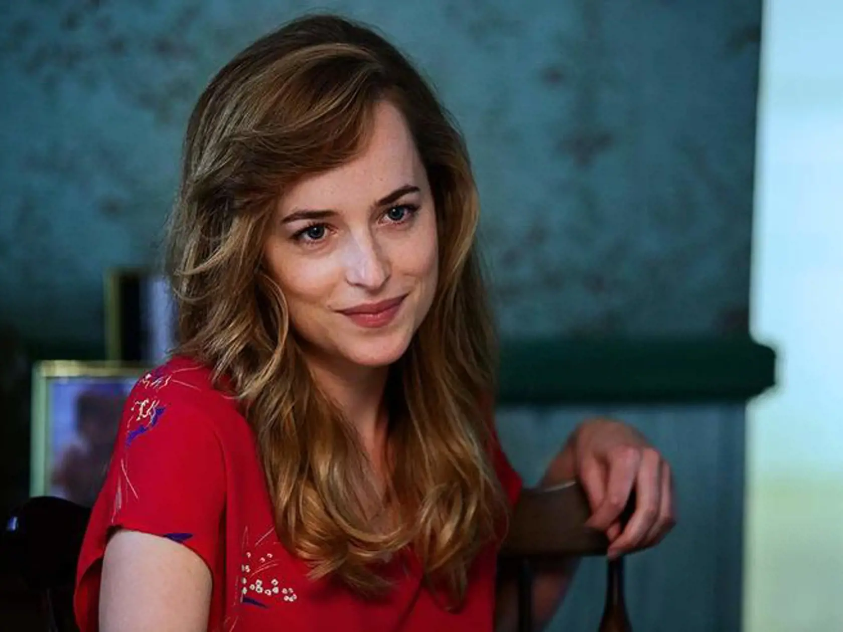 Dakota Johnson je dcérou Melanie Griffith. Vďaka hitu 50 odtieňov sivej sa dostala na vrchol Hollywoodu.