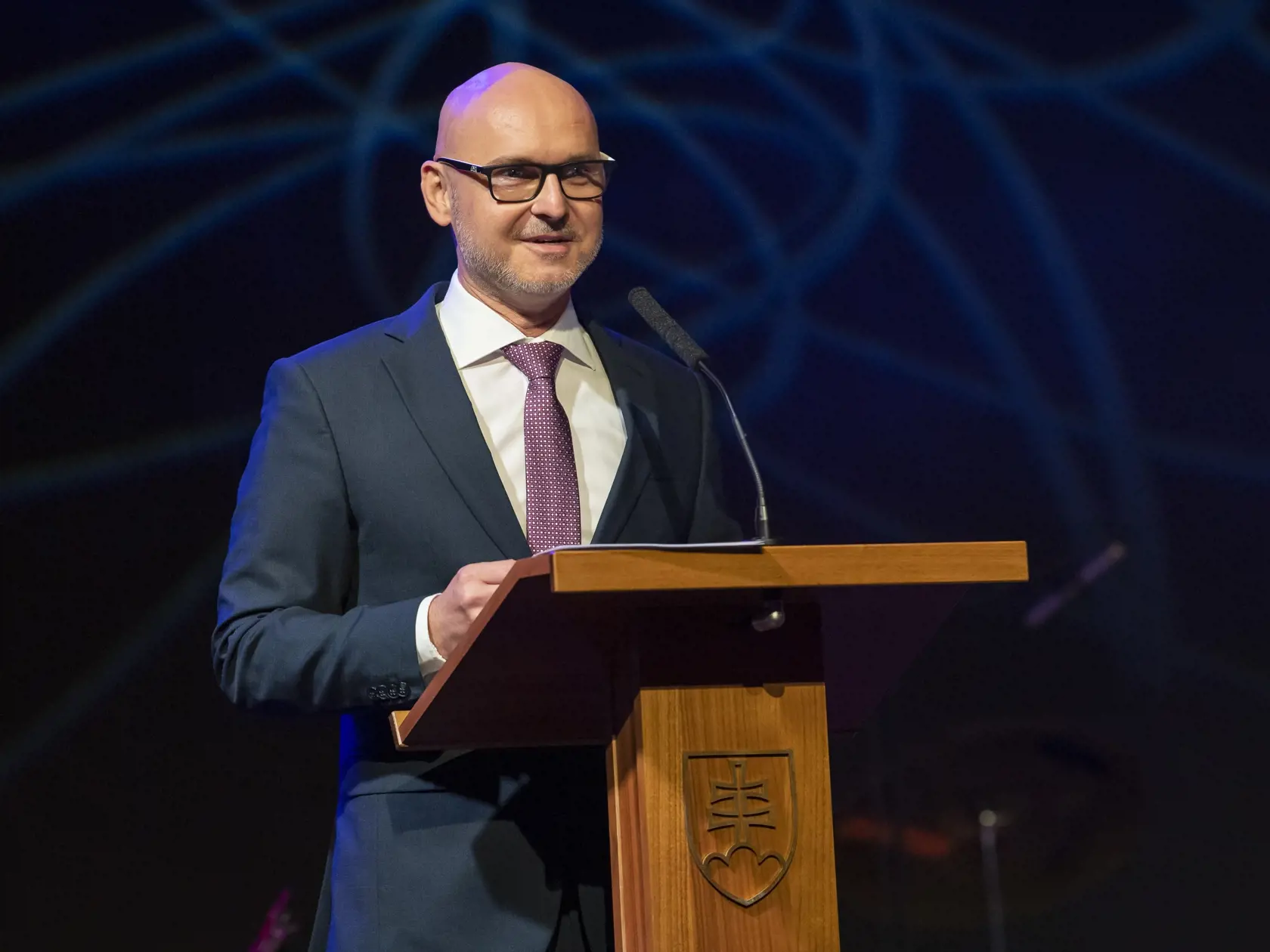 Na snímke vľavo minister školstva, vedy, výskumu a športu (MŠVVŠ) Branislav Gröhling počas odovzdávania Cien svätého Gorazda v Bratislave v piatok 29. apríla  2022.