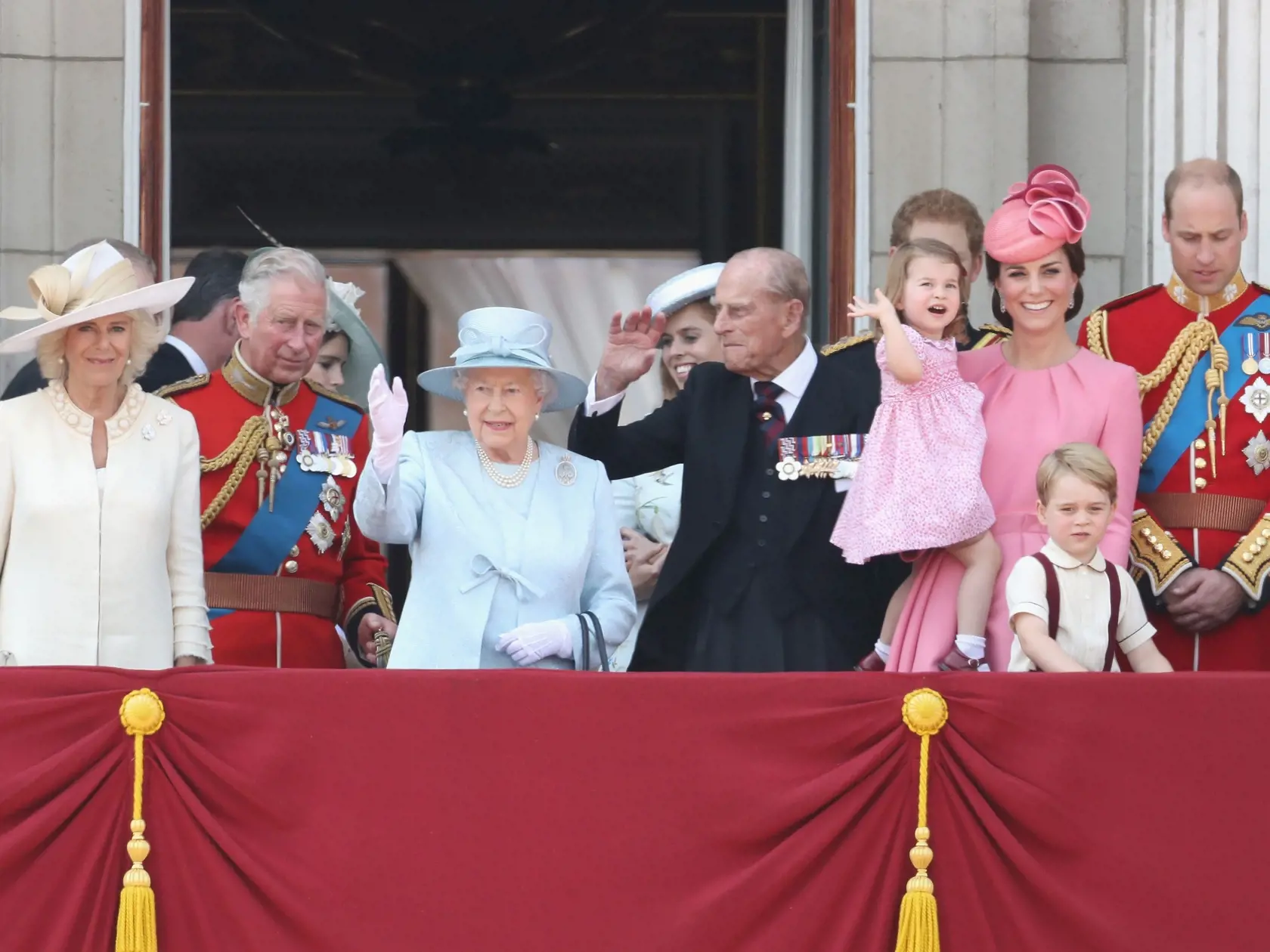 Kate a William svoje dve odrastenejšie deti berú na oficiálne kráľovské udalosti.