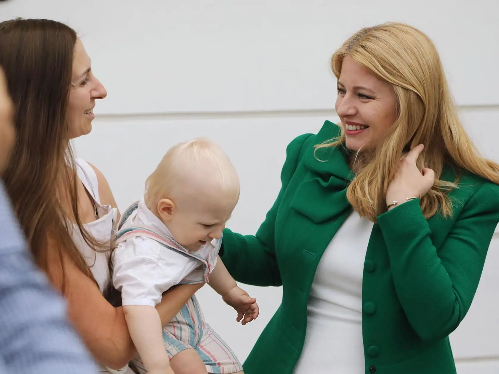 Zuzana Čaputová sa pri deťoch roznežnila.