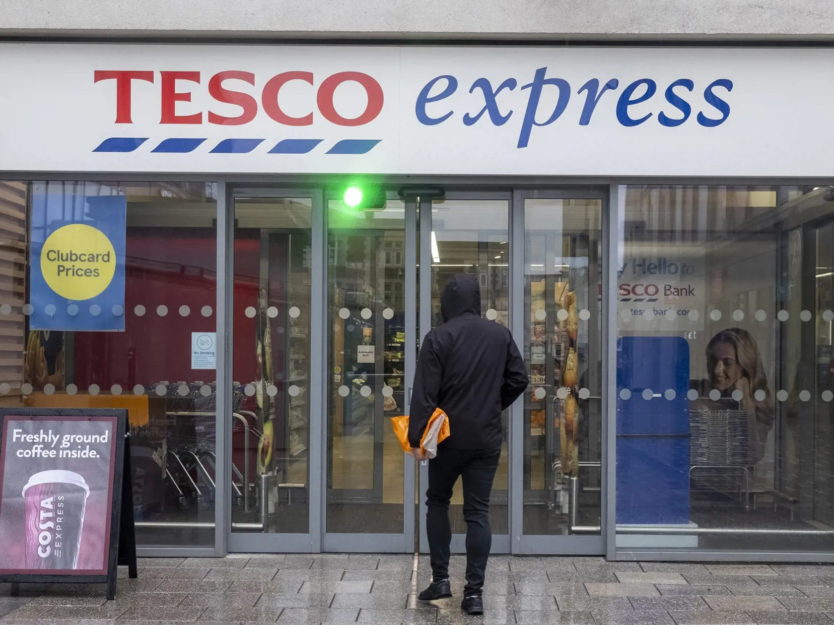 Potravinoví kontrolóri objavili pri kontrole predajne Tesco nevyhovujúci výrobok.