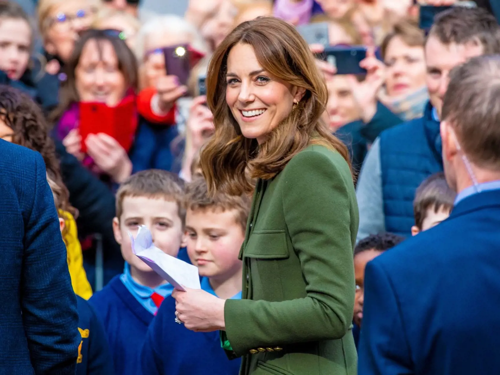 Kate Middleton nedbala ani na dodržiavanie bezpečnej vzdialenosti.
