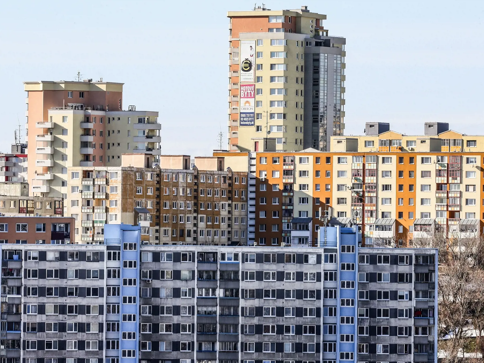 Šéf rezortu financií pripustil, že sa môžu vyskytnúť ťažšie prípady dlžníkov, ktoré je potrebné riešiť.