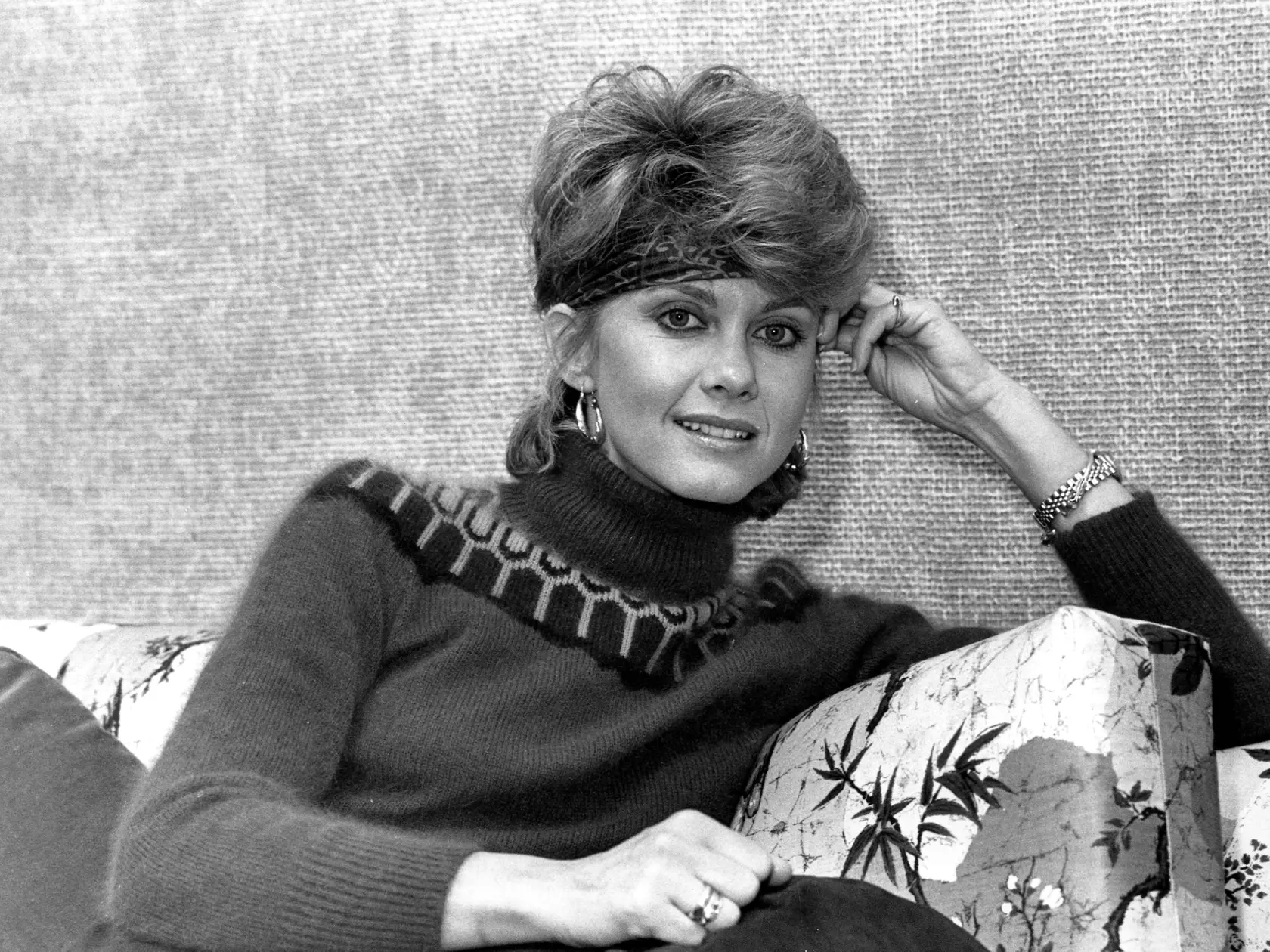 WA 9 archív Los Angeles - Na archívnej snímke z 21. novembra 1982 austrálska speváčka a herečka Olivia Newton-John pózuje v Los Angeles. Olivia Newton-John
zomrela vo veku 73 rokov na svojom ranči v Južnej Kalifornii v pondelok 8. augusta 2022. Celosvetovo sa preslávila rolou Sandy vo filmovom muzikále Pomáda, kde si zahrala po boku Johna Travoltu. Herečka prehrala 30-ročný boj s rakovinou prsníka, informoval stanicu BBC jej agent. FOTO TASR/AP  
FILE - Australian pop-singer Olivia Newton-John p