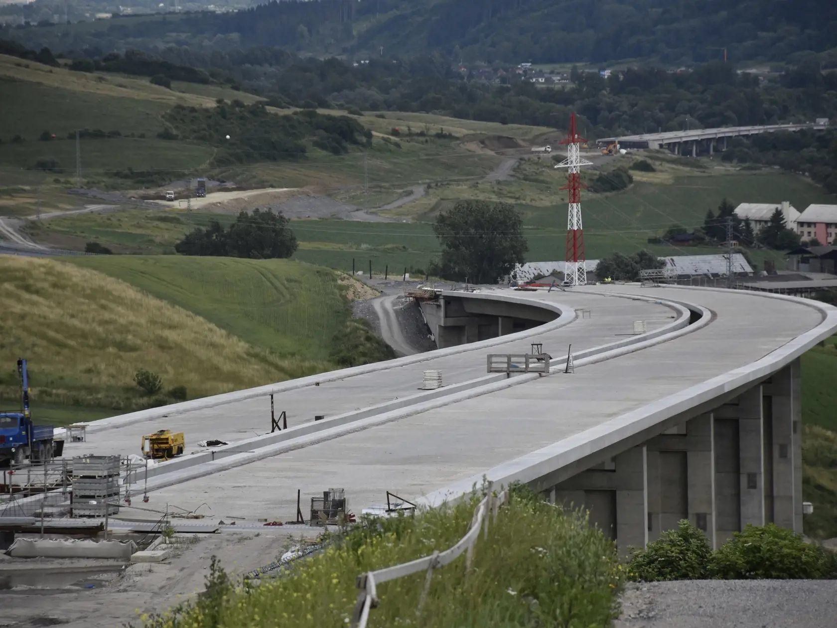 Úsek D1 pri Ružomberku a Višňové by mali sprejazdniť do konca roka 2023.