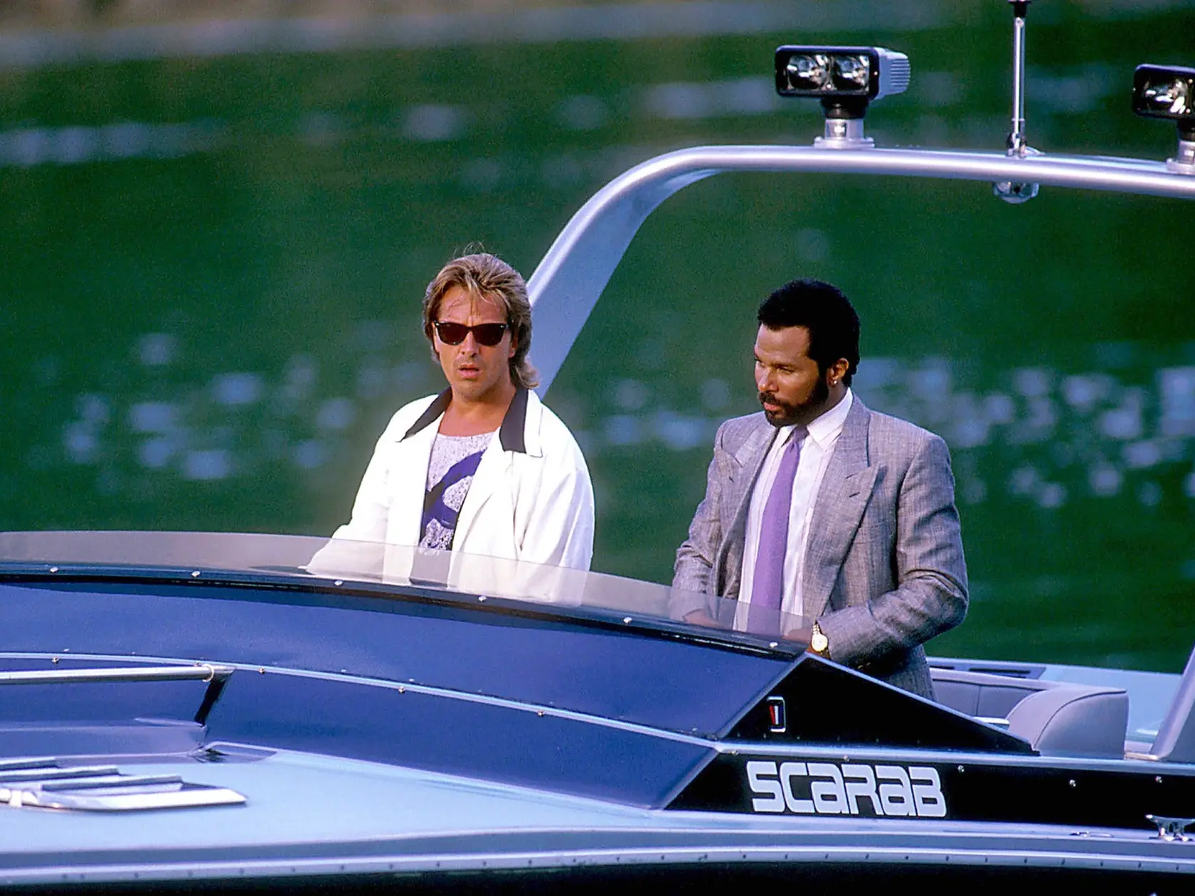 Herec si opakovane zahral šoféra limuzíny v obľúbenej kriminálke Miami Vice.