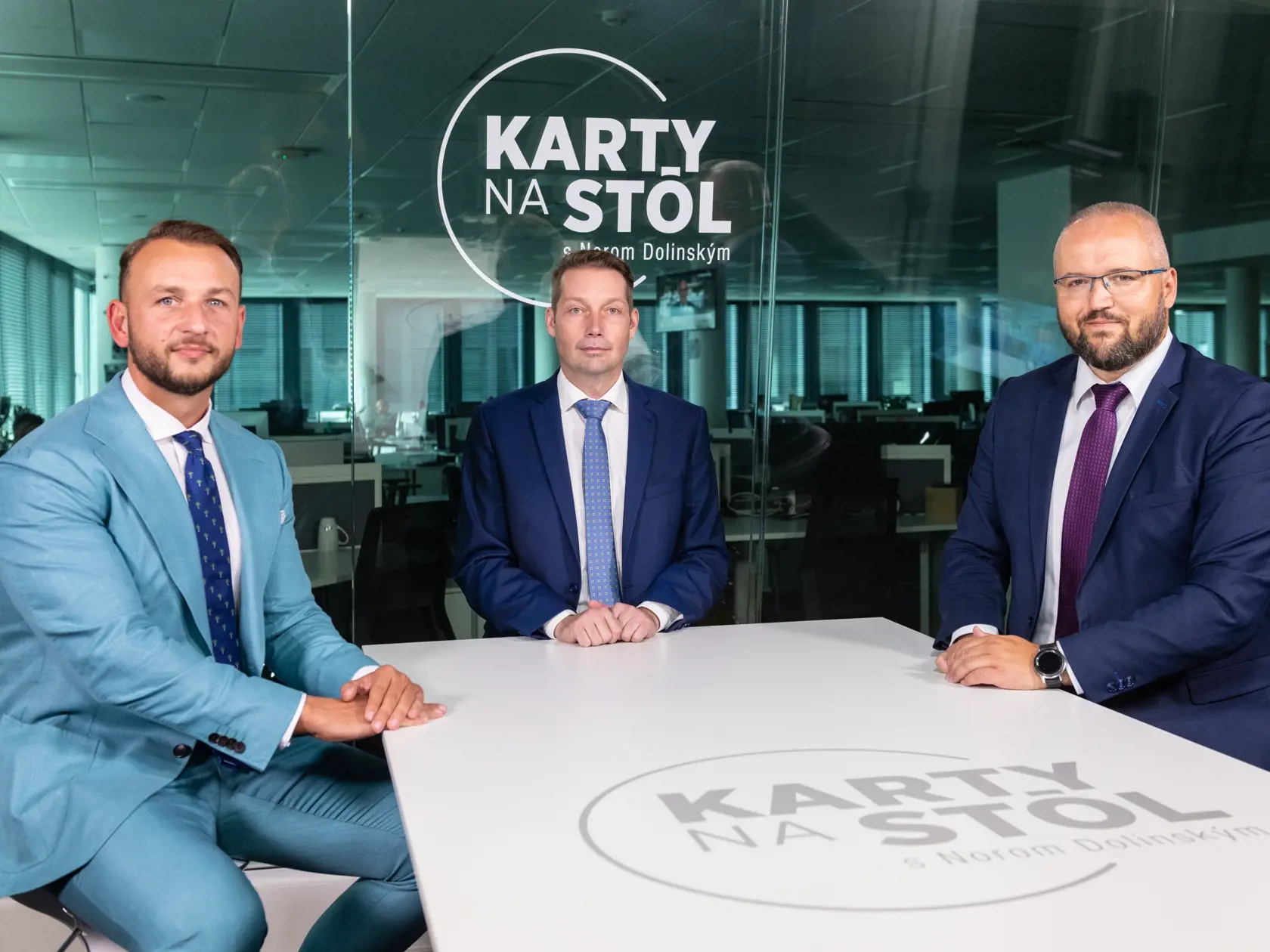 Karty na stôl s Norom Dolinským - hostia Miloš Svrček (Sme Rodina) a Matúš Šutaj Eštok (Hlas-SD)
