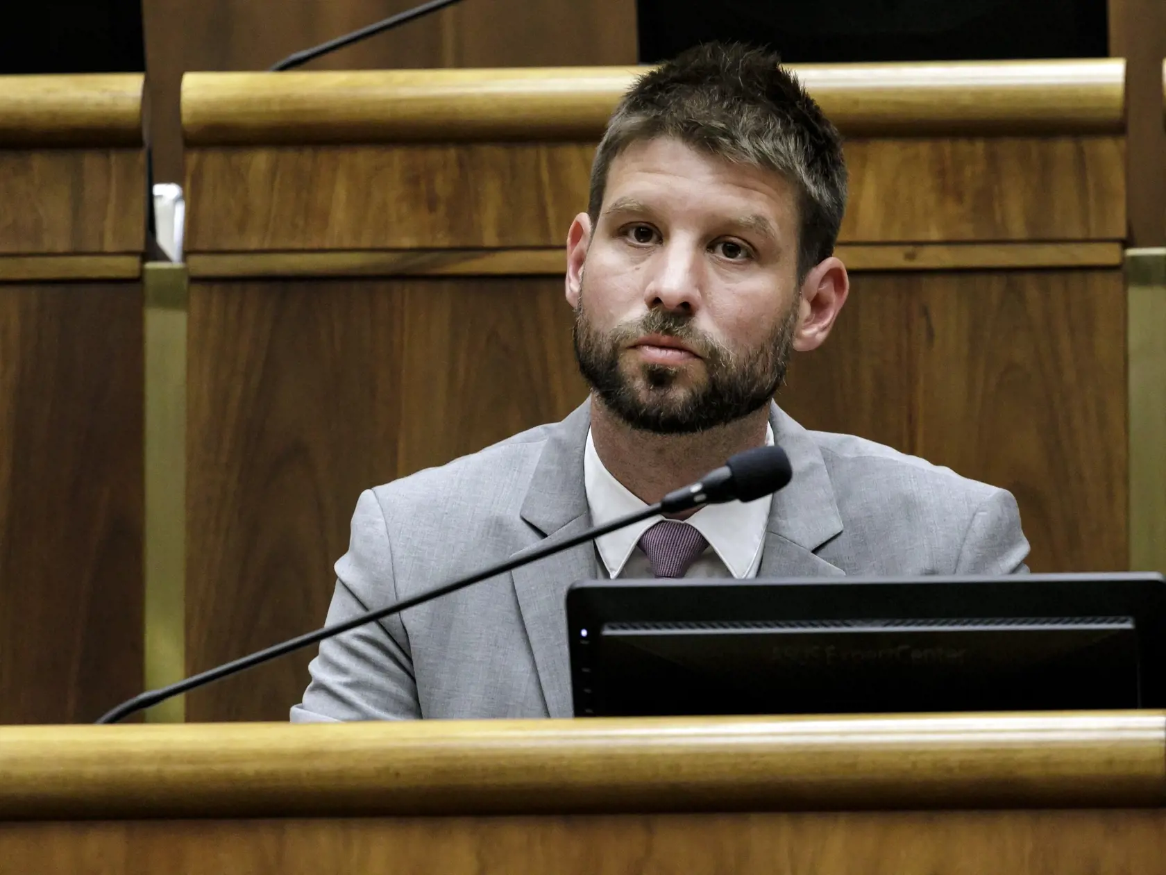 Na snímke podpredseda NRSR Michal Šimečka (Progresívne Slovensko) počas 19. schôdze NRSR v Bratislave 10. septembra 2024. FOTO TASR – Dano Veselský
