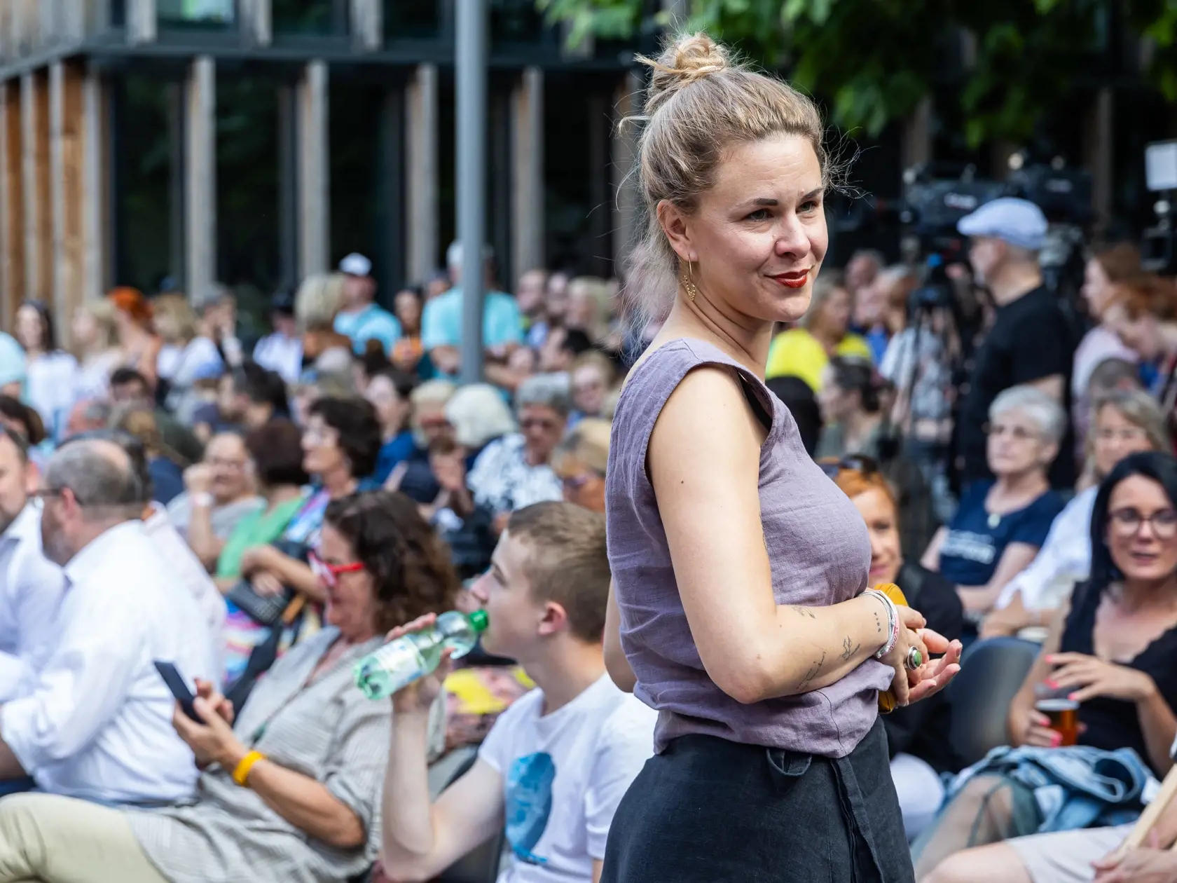 Spomienková akcia na herca Dana Heribana v Trnave. Na snímke Kristína Tormová. 