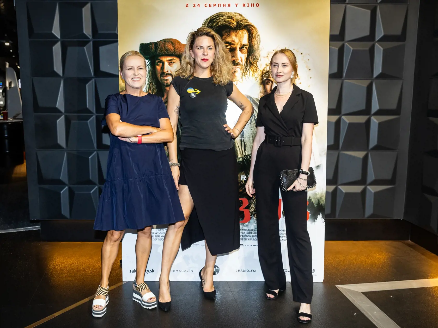 Premiéra ukrajinského filmu “Dovbuš” v Bratislave. Na snímke Michaela Čobejová a Kristína Tormová.