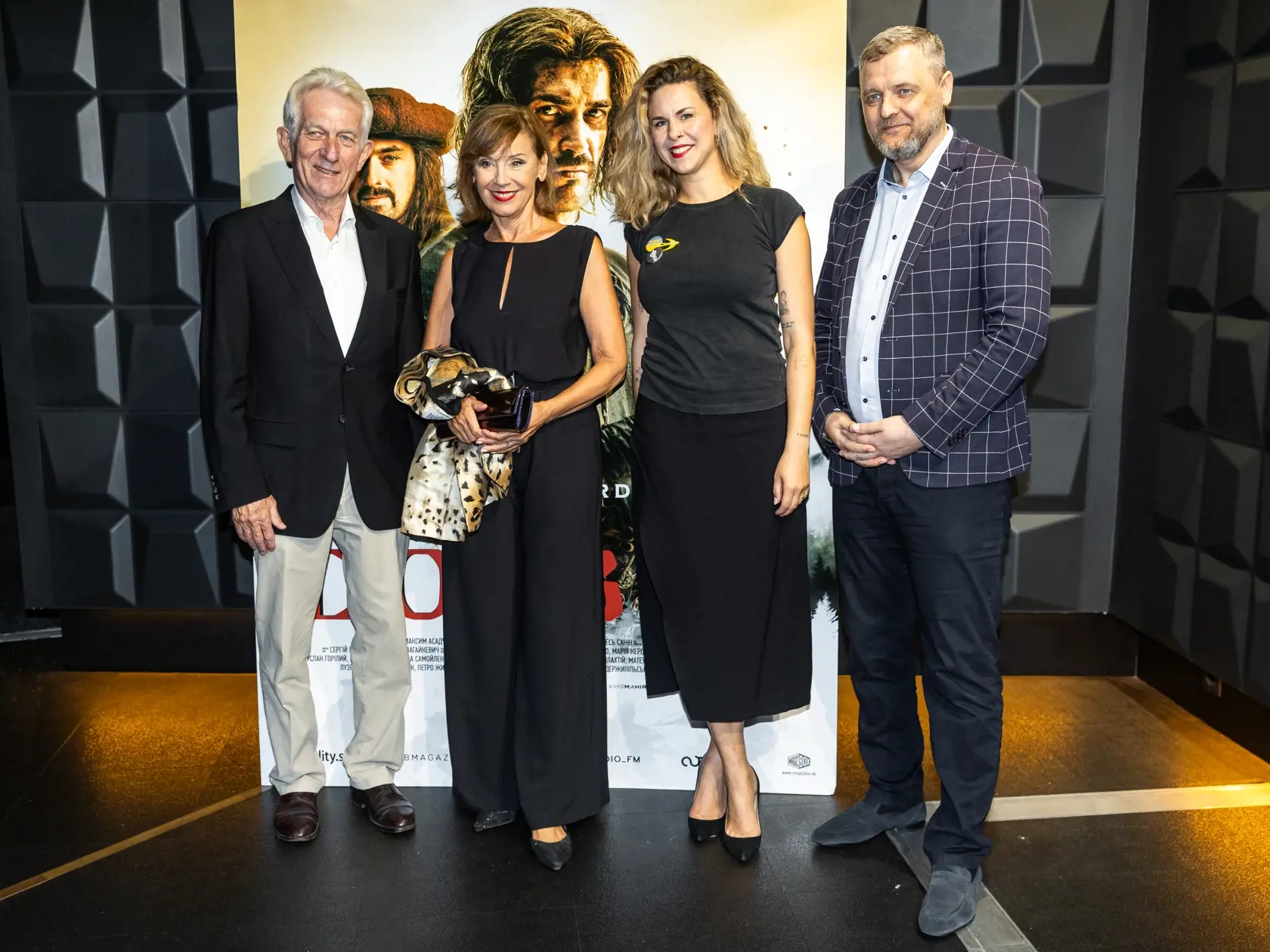 Premiéra ukrajinského filmu “Dovbuš” v Bratislave. Na snímke Alena Heribanová a Kristína Tormová.