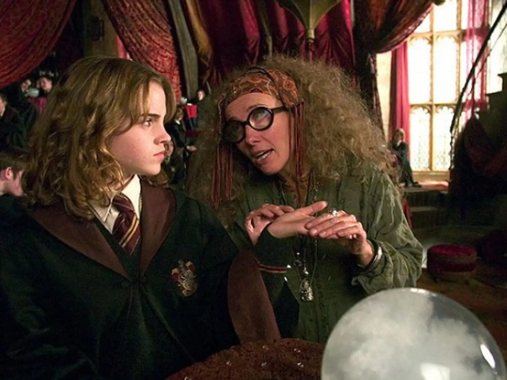Čo predpovedala Sybila Trelawneyová Hermione v tretej časti?