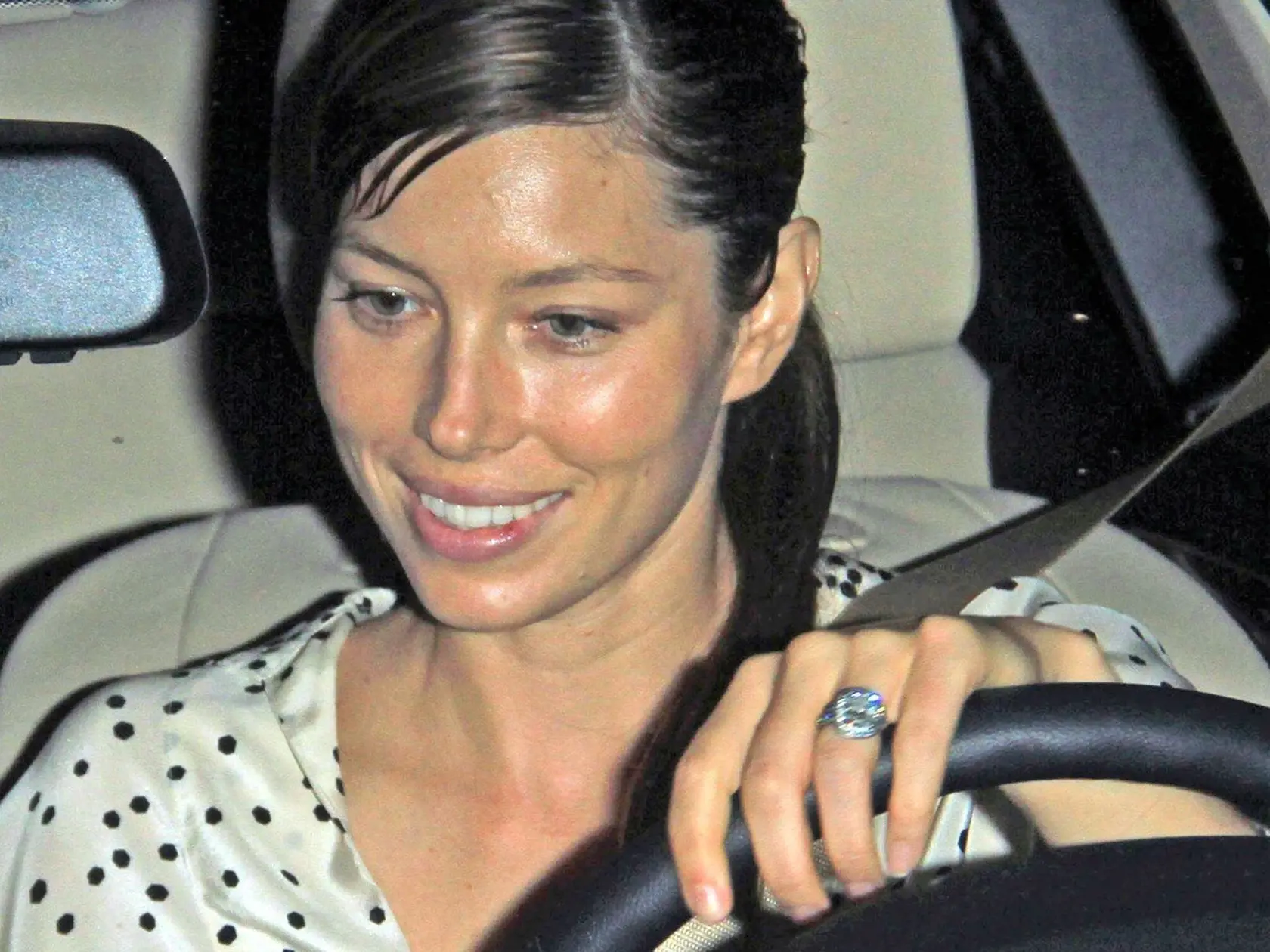 Jessica Biel a jej veľmi decentný herpes. Takmer ho ani nie je vidieť.