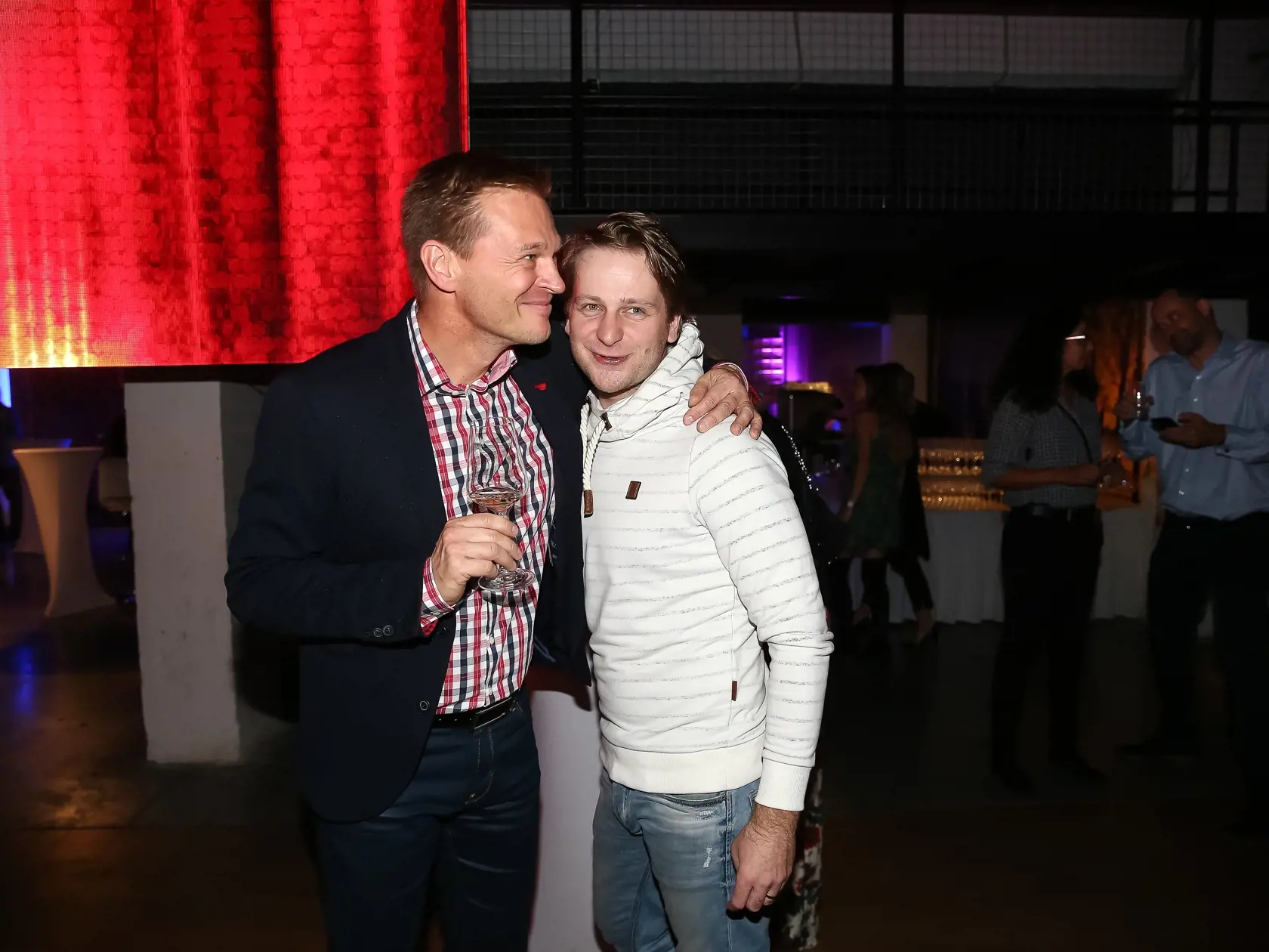 Markíza párty 2017 v Bratislavskej Refinery Gallery k príležitosti predstavenia novej vysielacej štruktúry na rok 2018. Na snímke Martin Nikodým a Peter Brajerčík