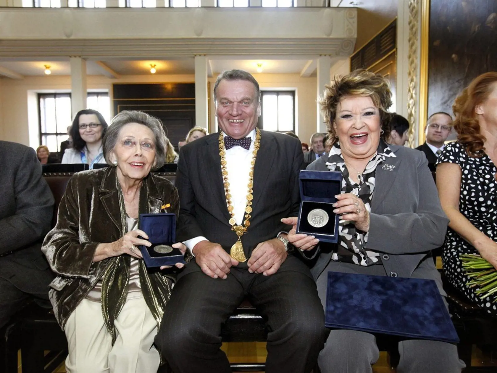 S Jiřinou Bohdalovou u pražského primátora.
