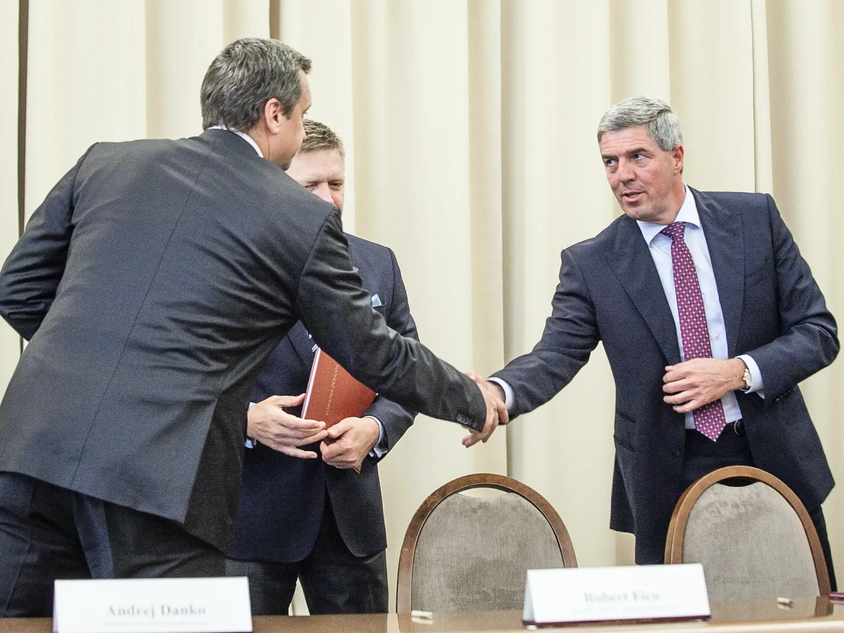 koalicna rada zvolenie noveho ministra skolstva