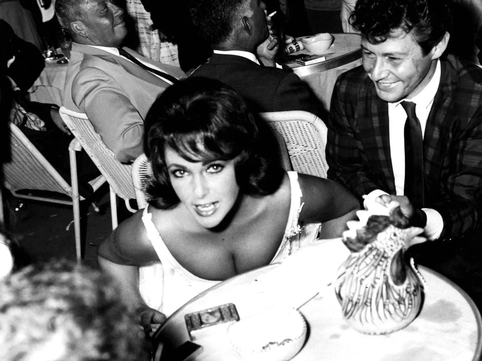 Elizabeth Taylor a Conrad Hilton boli manželia presne 205 dní v roku 1950.